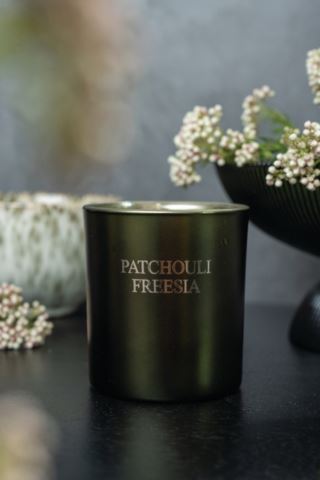 Patchouli Freesia metallic tuoksukynttilä vihreä