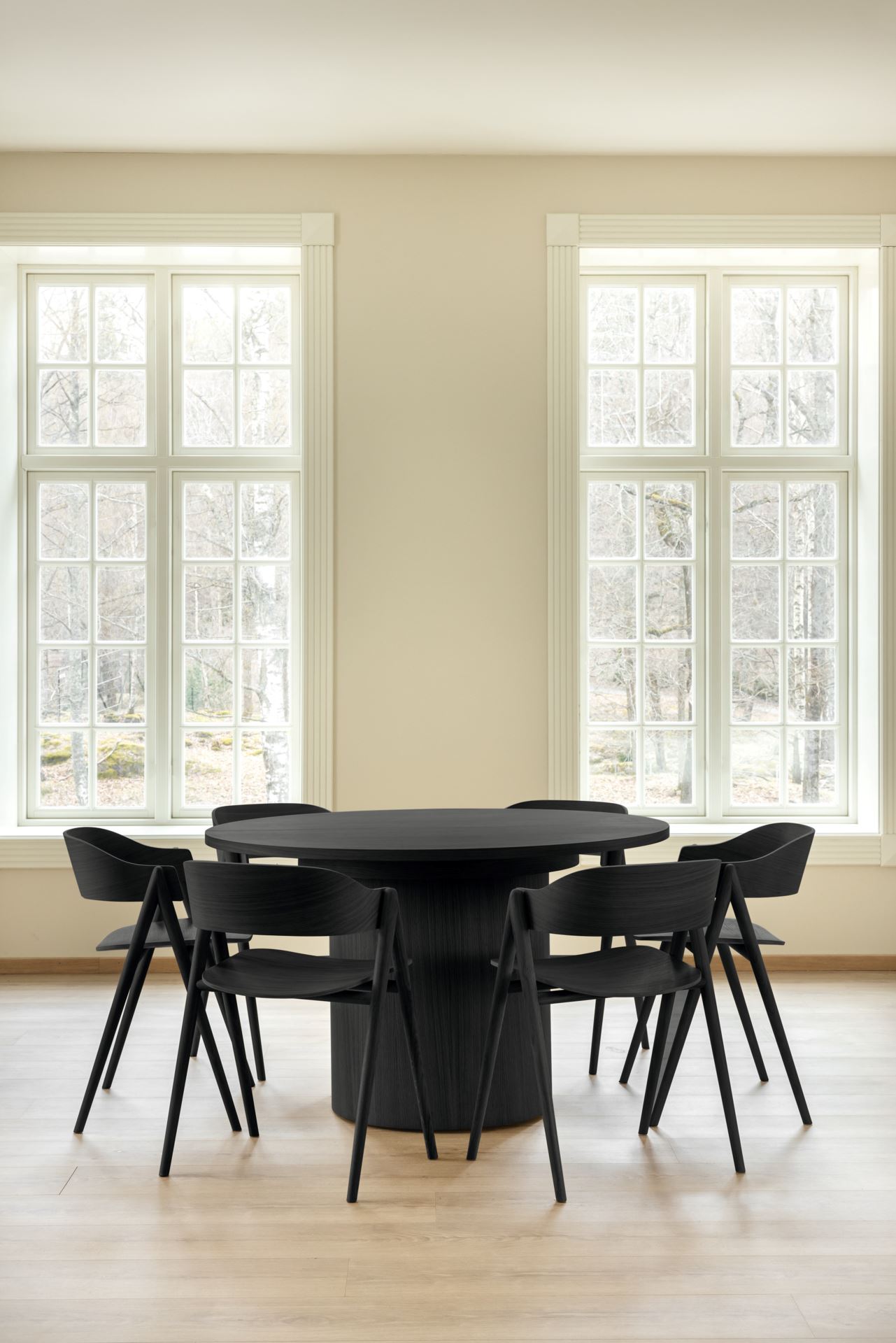 Ruokapöytä musta - 4