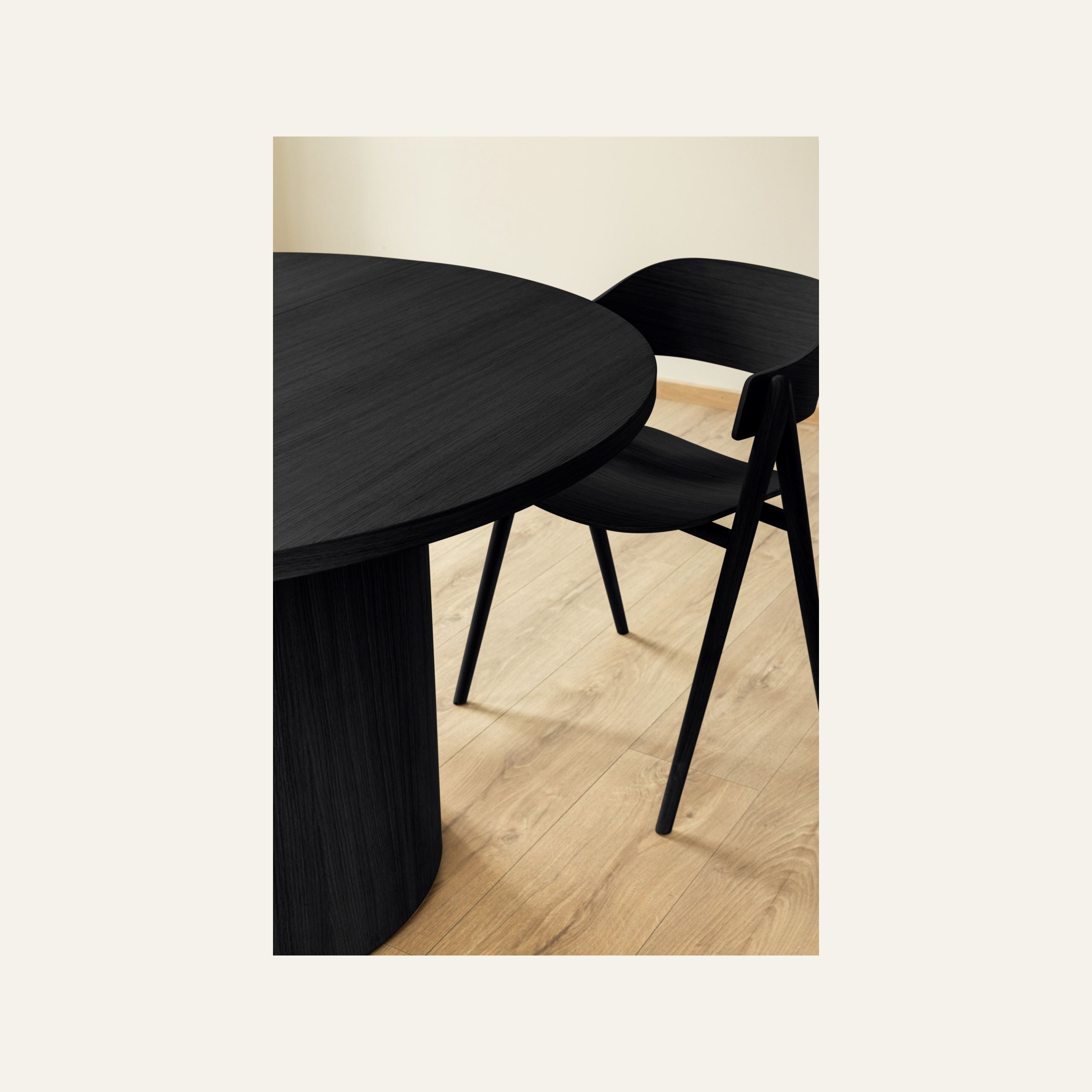 Ruokapöytä musta - 8