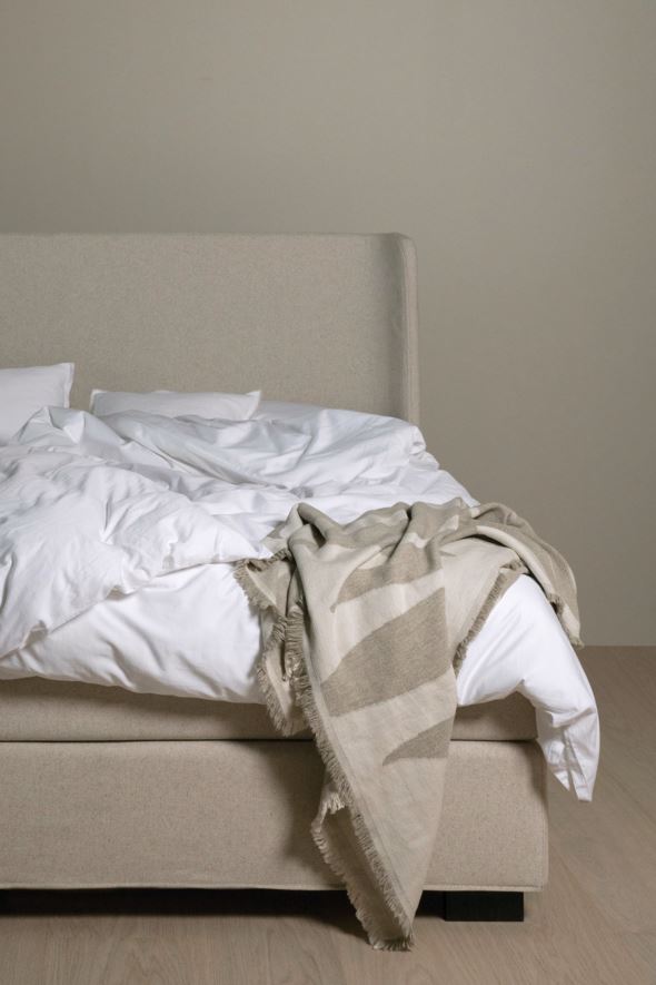 Sängynpääty luonnonväri - 9