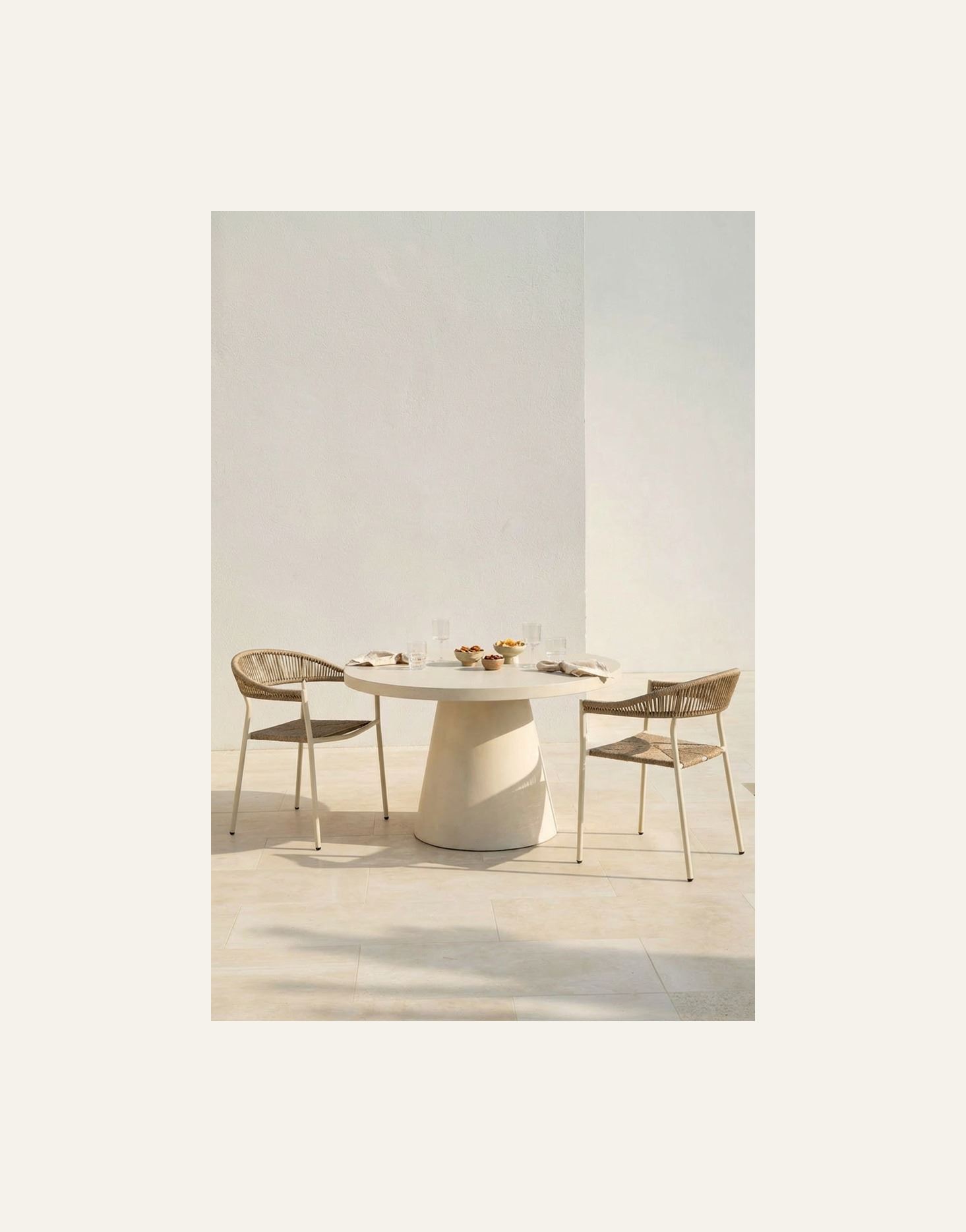 Puutarhapöytä creme - 2