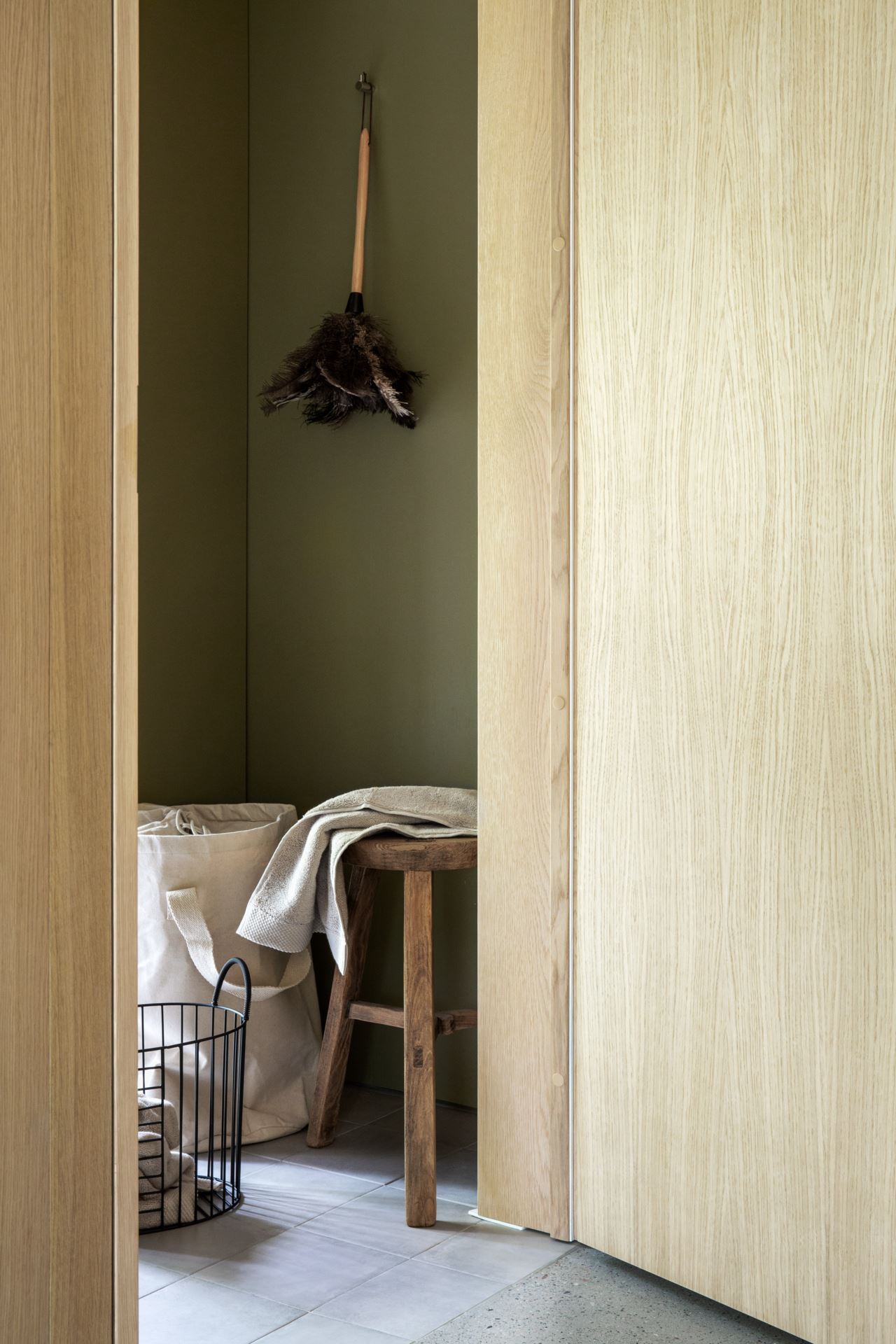 Pölyhuiska musta - 5