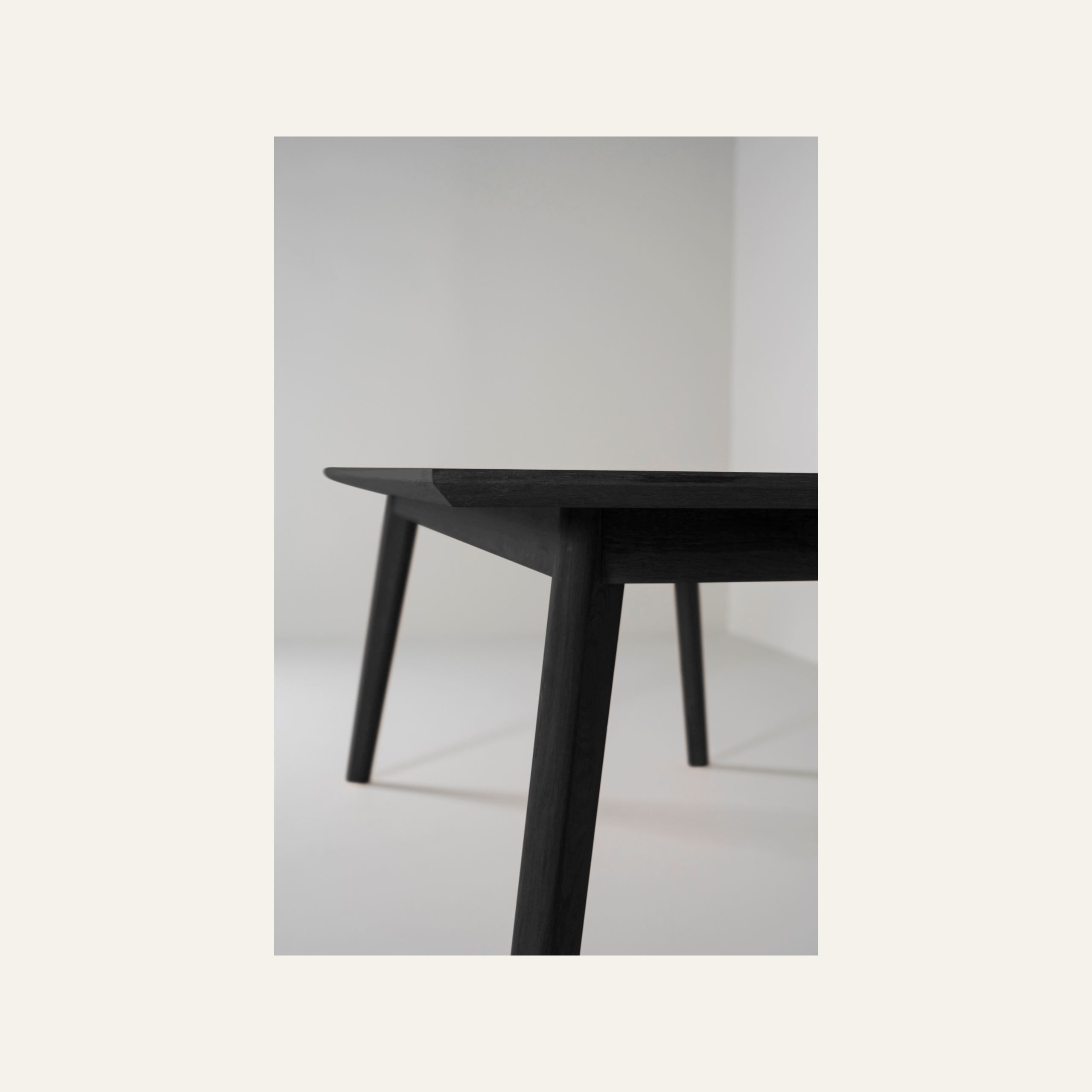 Ruokapöytä musta - 4
