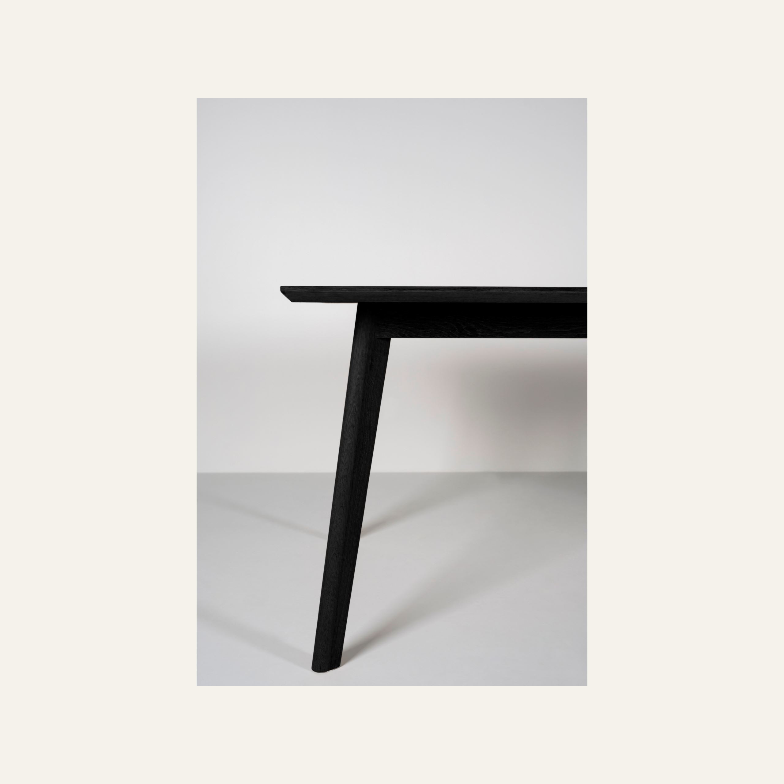 Ruokapöytä musta - 3