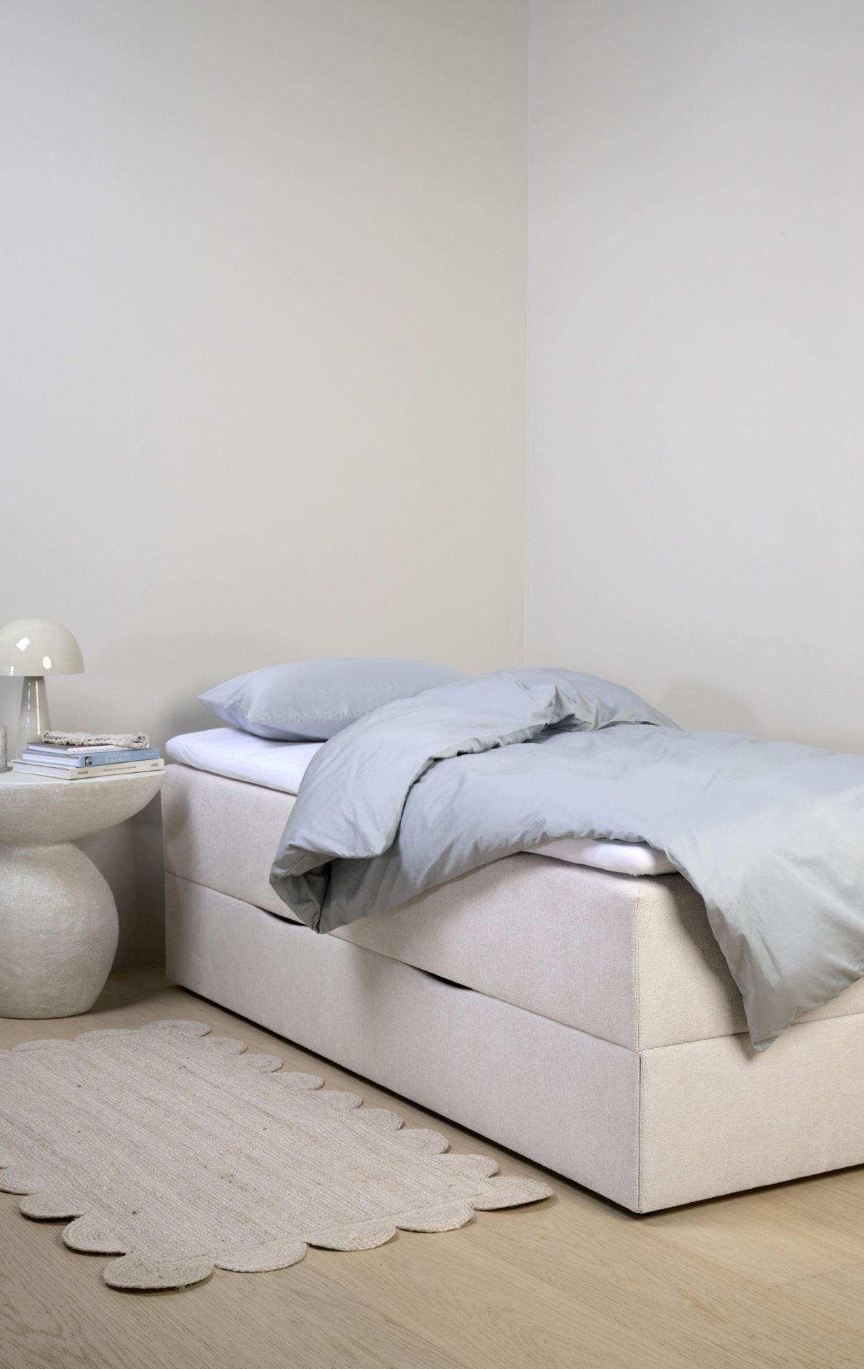 Sänky säilytystilalla beige - 2