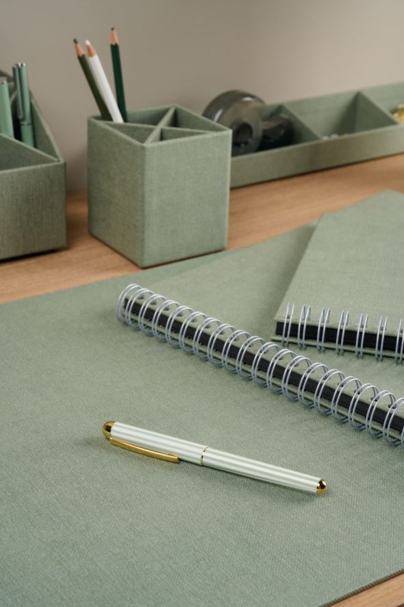 Kirjoituspöydän alusta vaaleanvihreä - 2