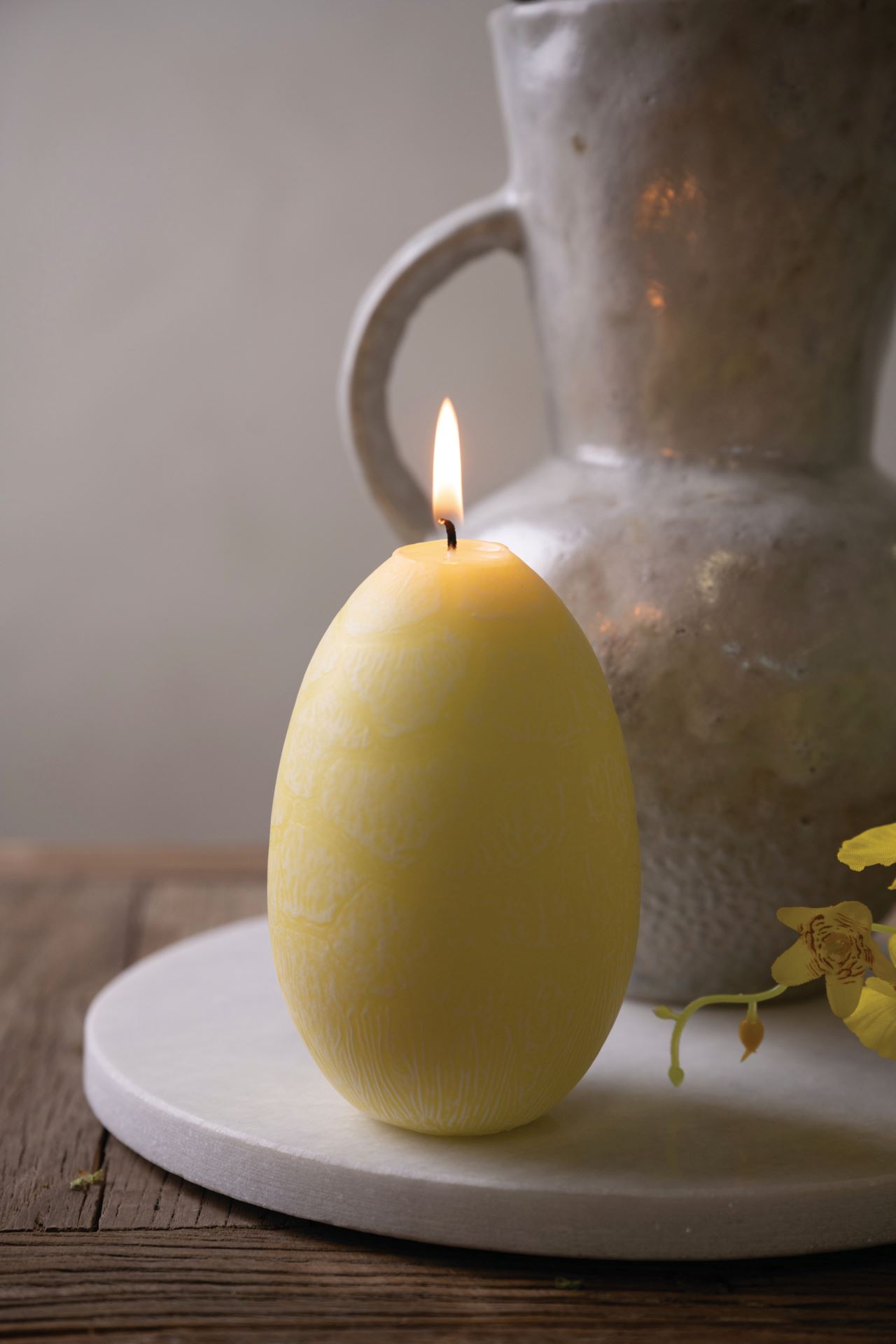 Koristekynttilä vaaleankeltainen - 2