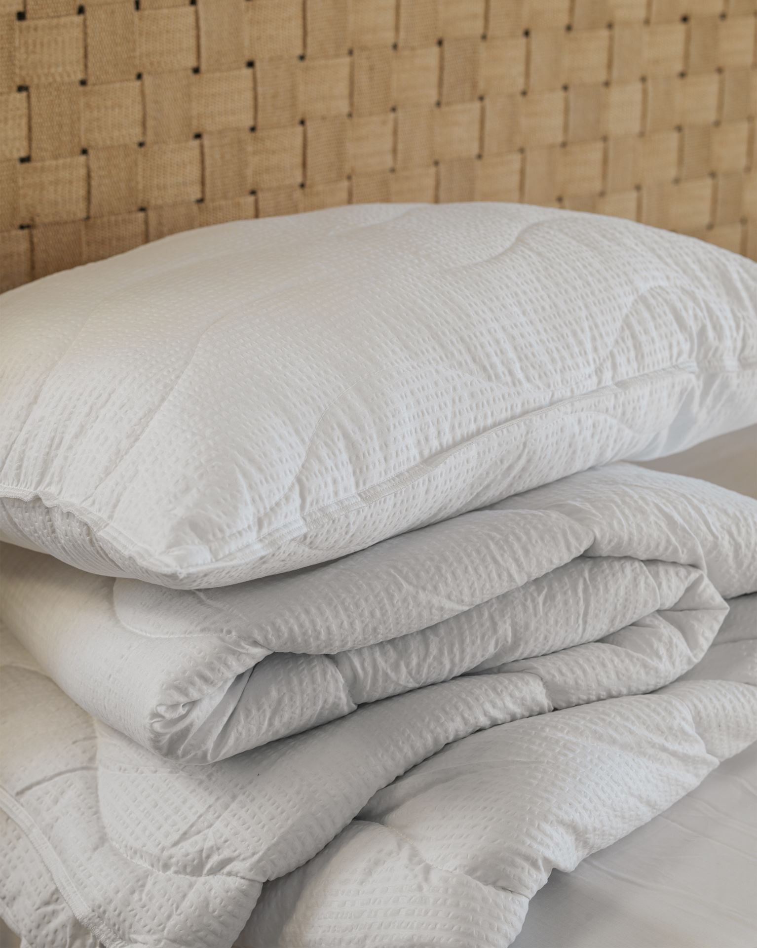 Viileä kuitupeitto ja -tyyny valkoinen - 2