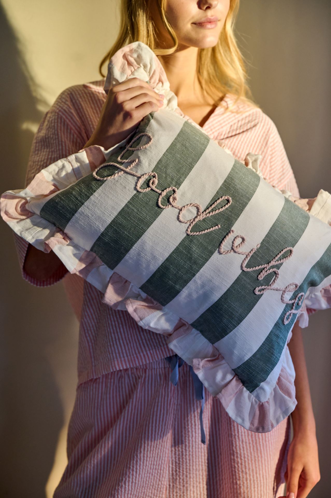 Koristetyyny moniväri - 2