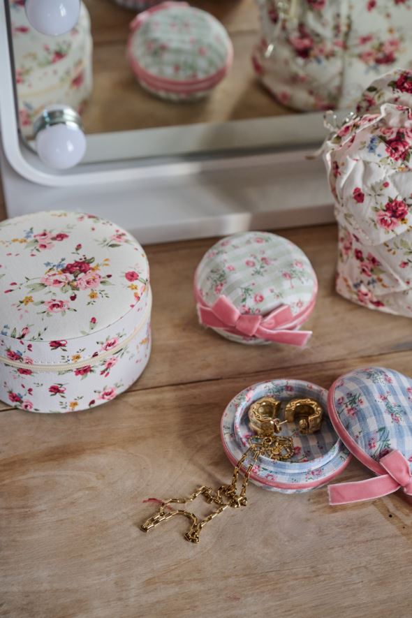 Korurasia vetoketjulla valkoinen - 2