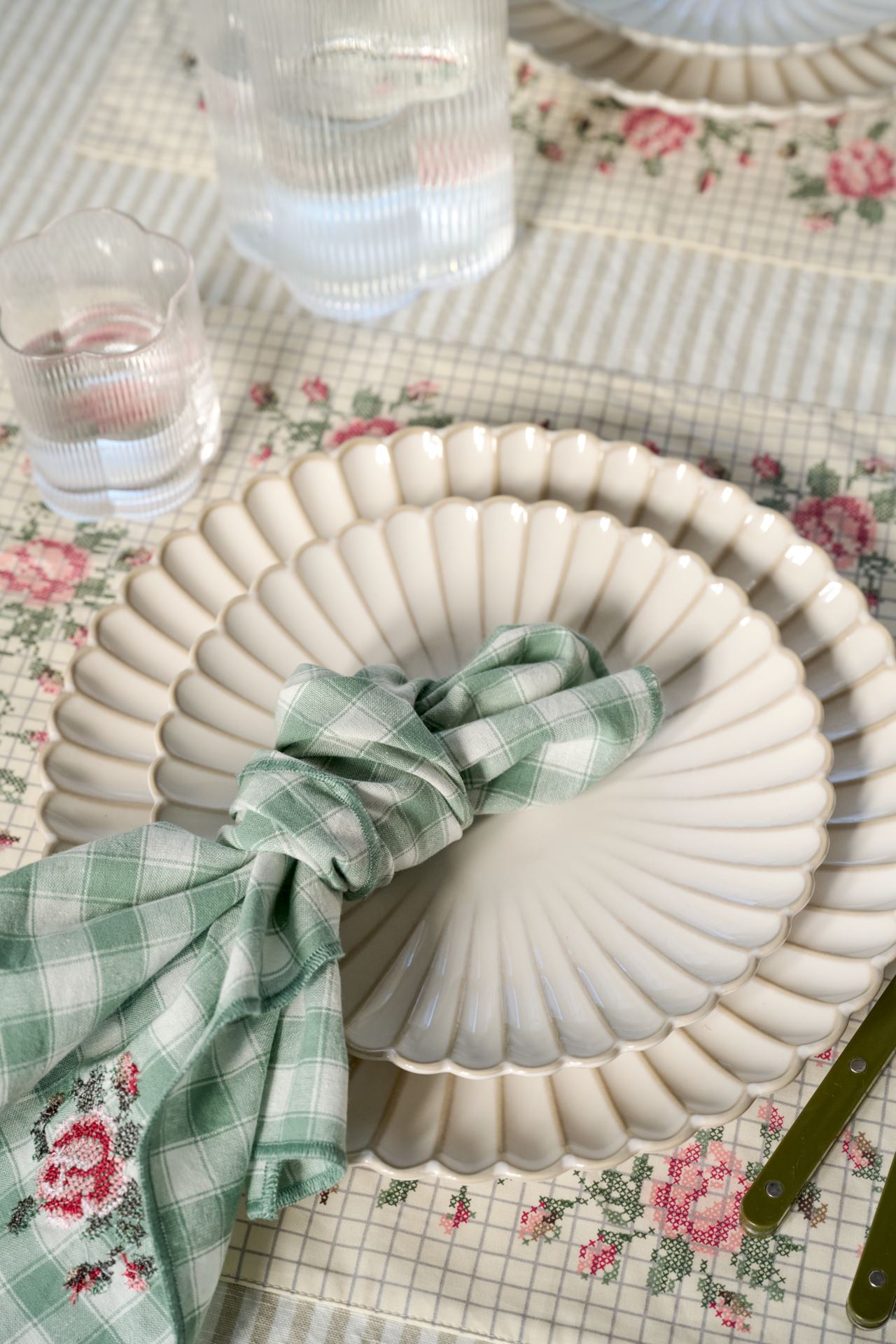 Ruokalautanen valkoinen - 2