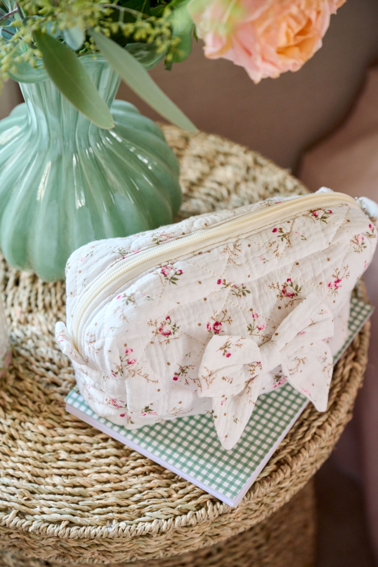 Toilettilaukku valkoinen - 2