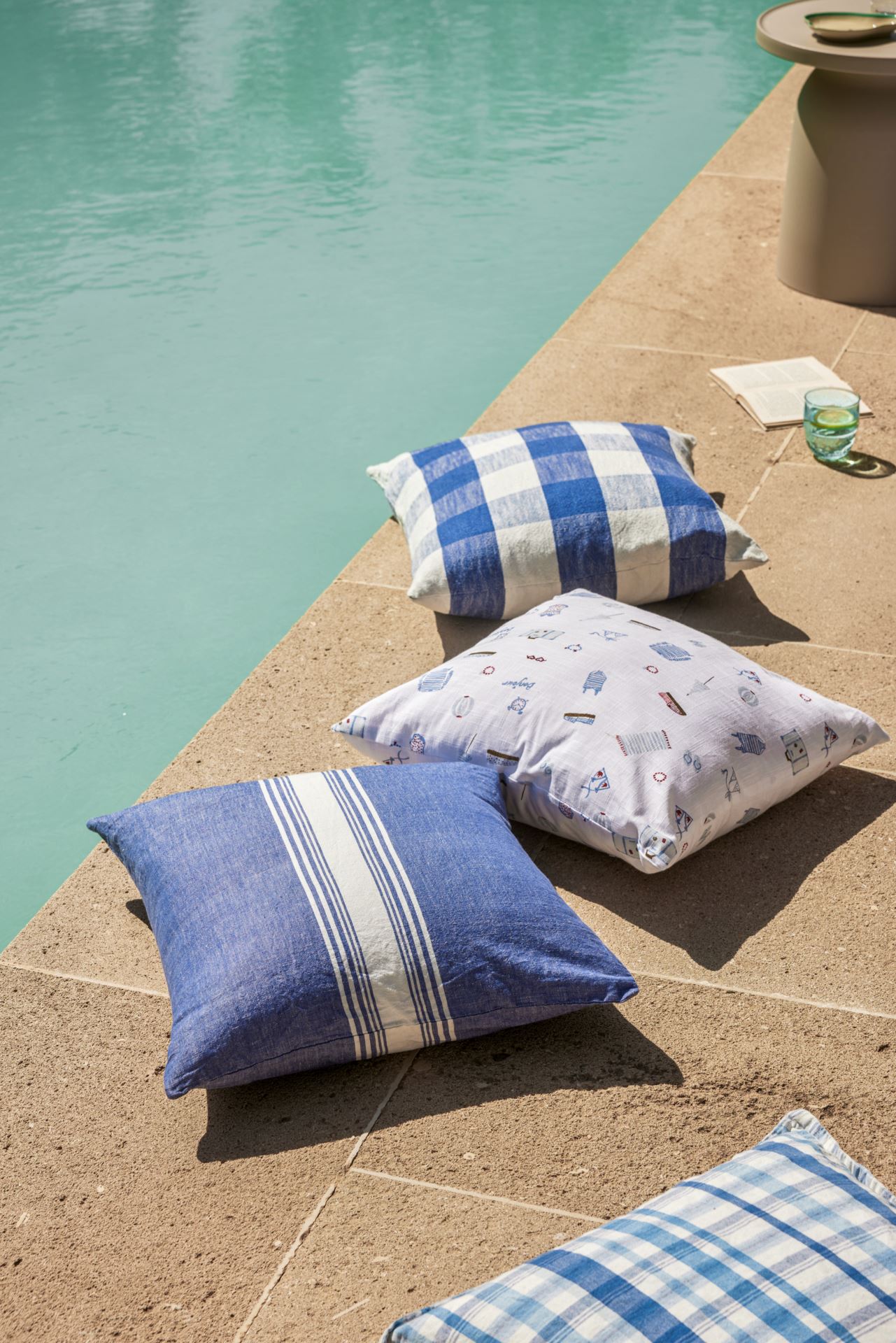 Koristetyyny moniväri - 3