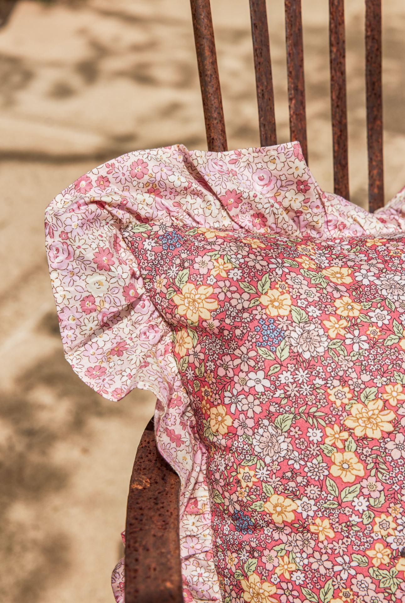 Koristetyyny moniväri - 2