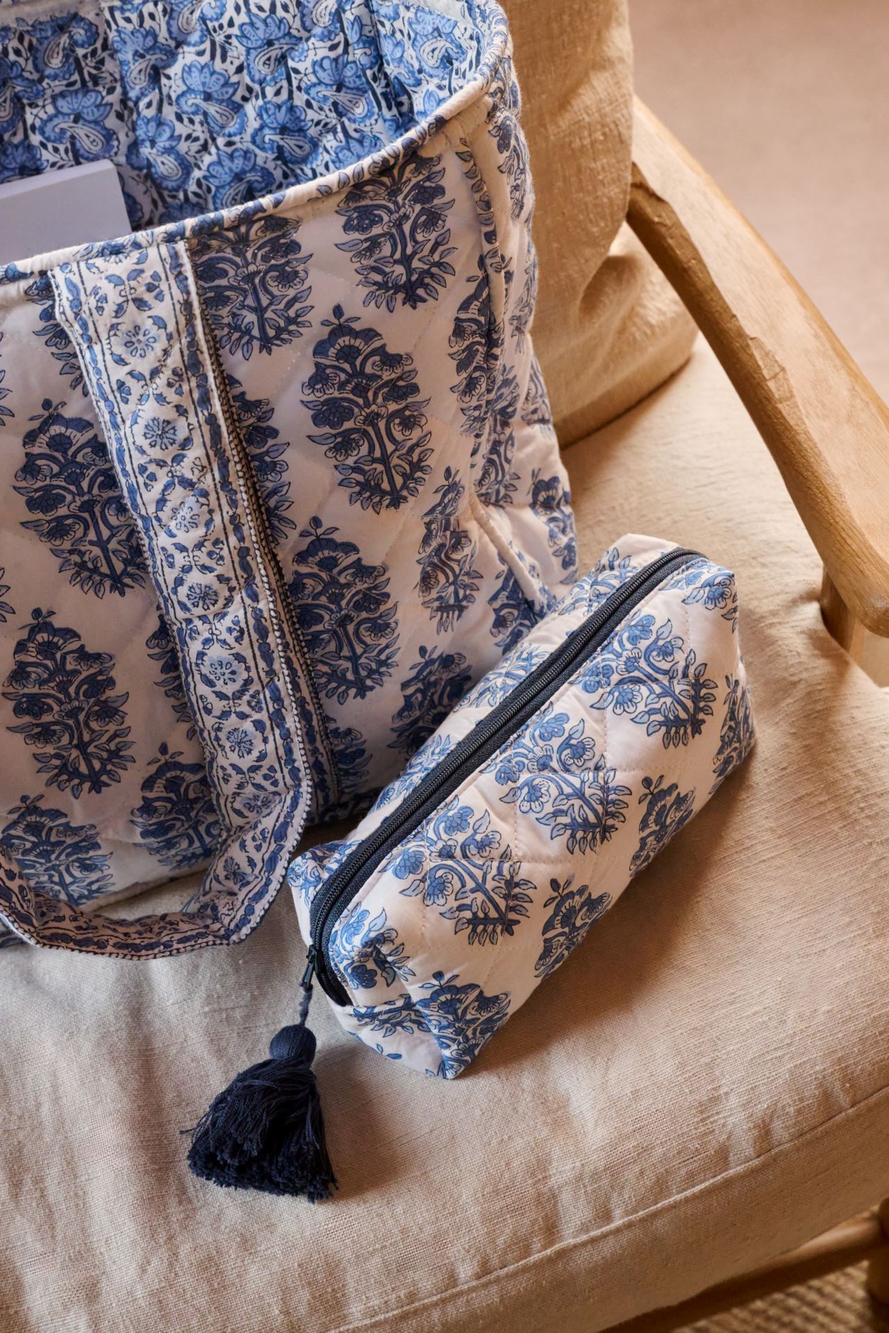 Pieni toilettilaukku sininen - 3