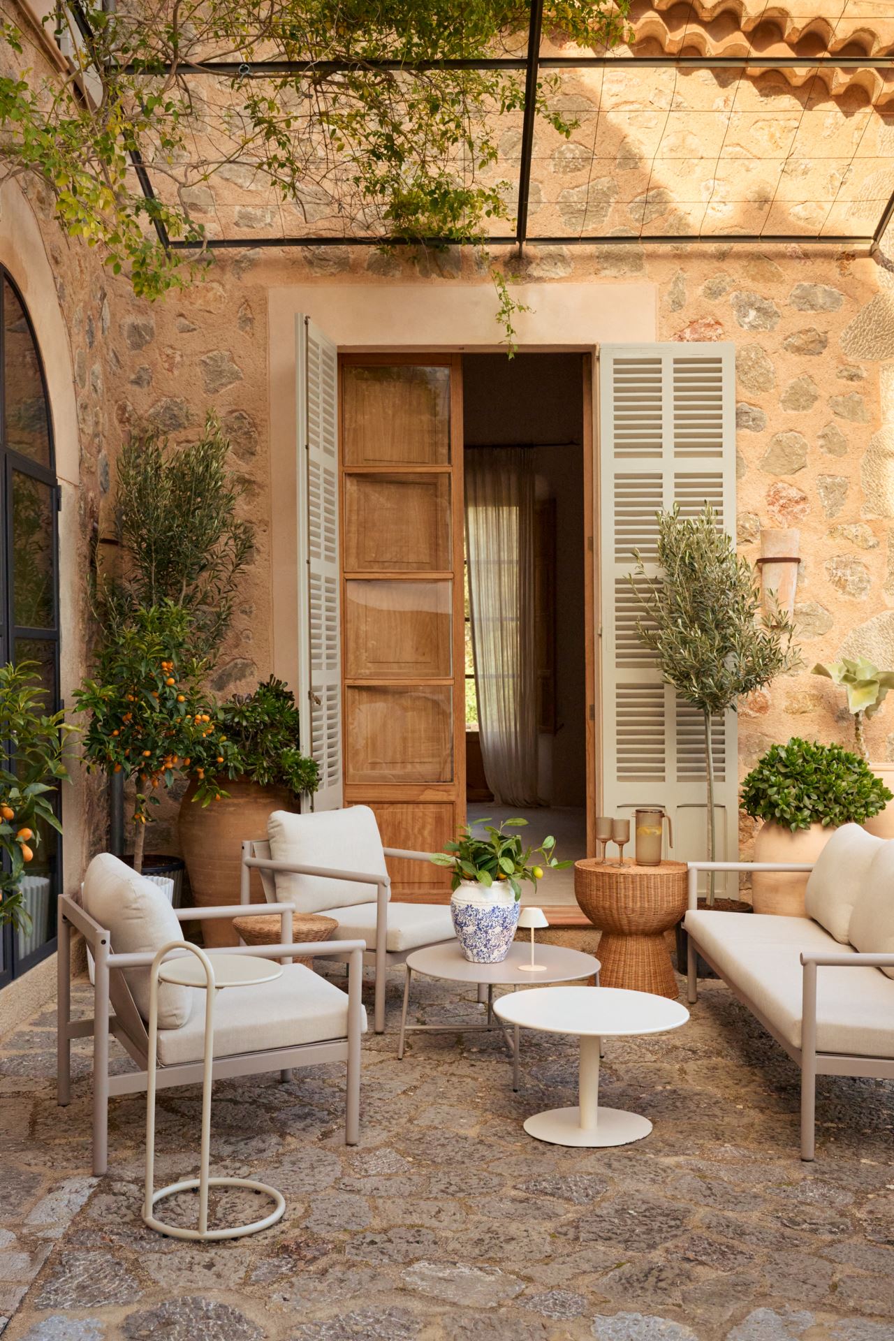 Puutarhapöytä luonnonvalkoinen - 4