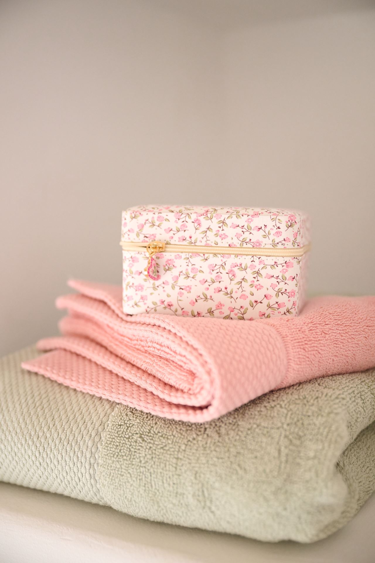 Korurasia vetoketjulla roosa - 2