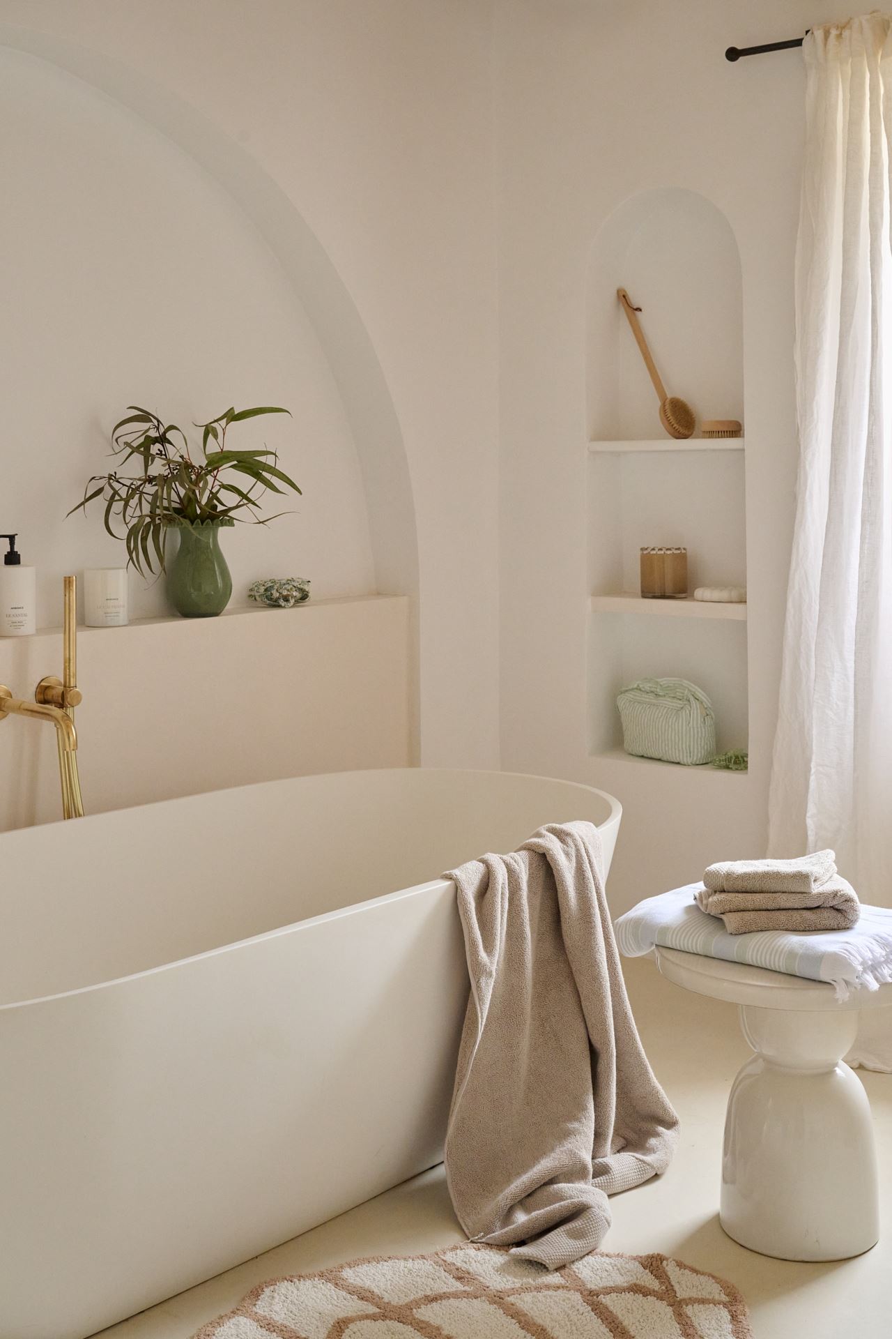 Sivupöytä luonnonvalkoinen - 4