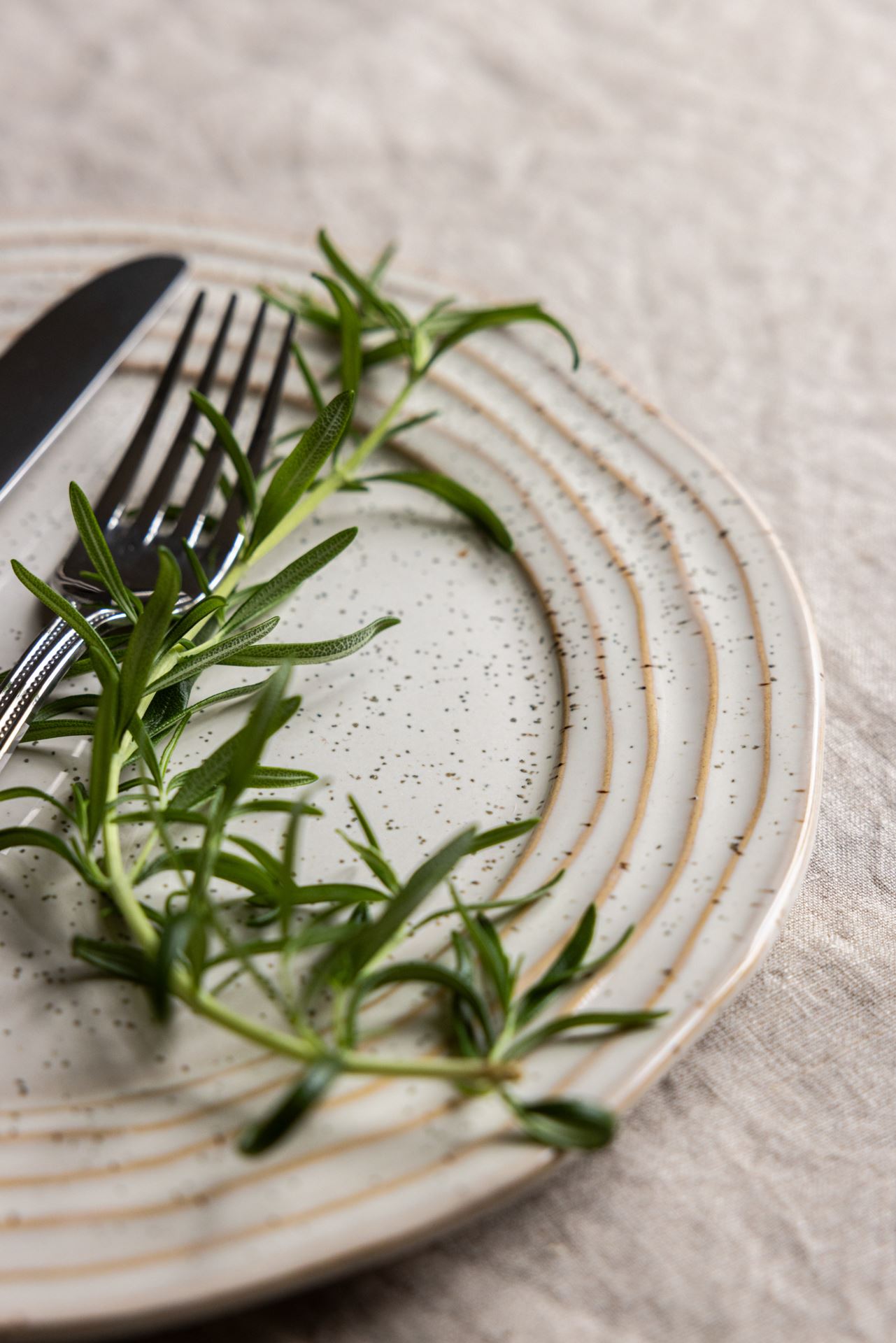 Ruokalautanen vaalean beige - 2