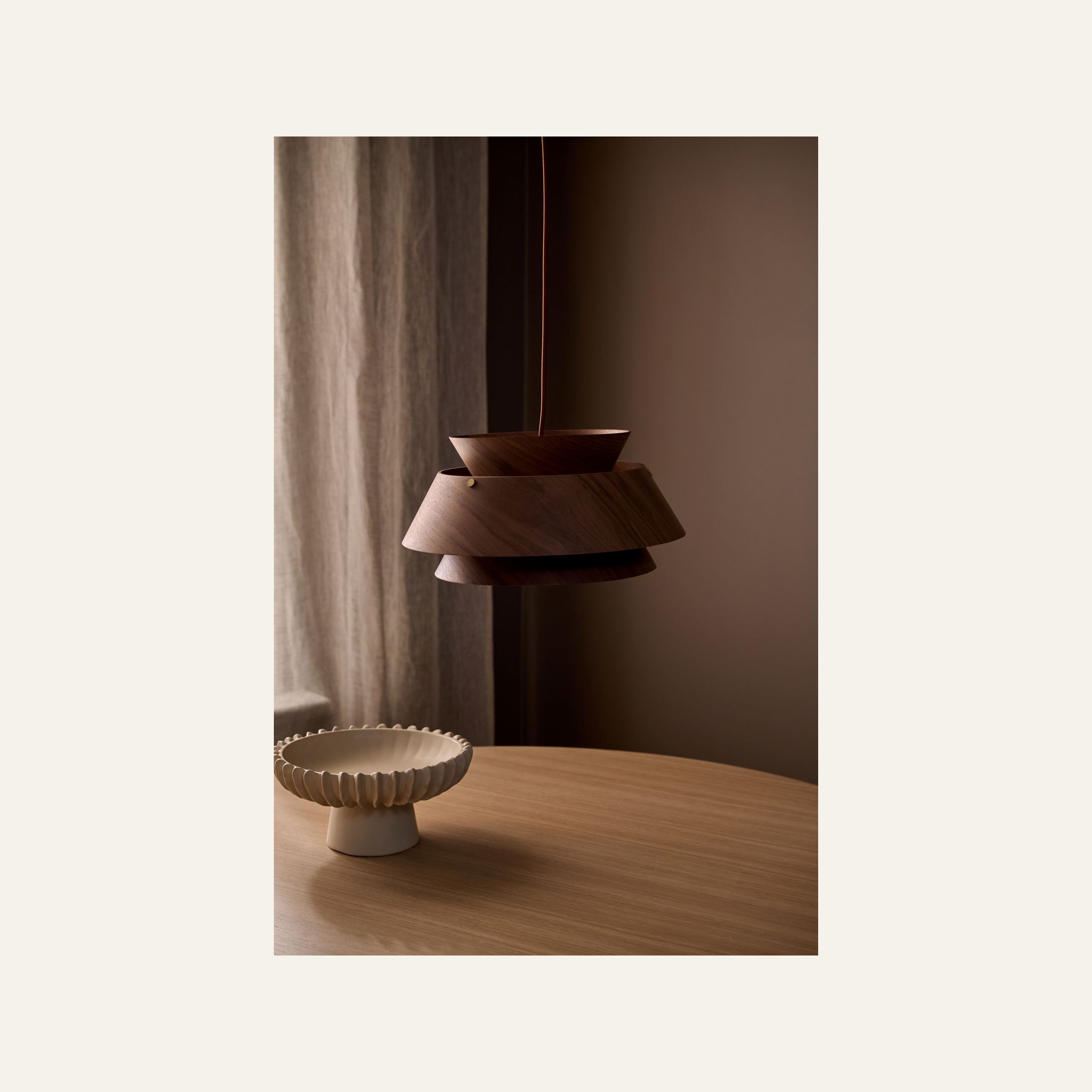 Kattovalaisin ruskea - 2