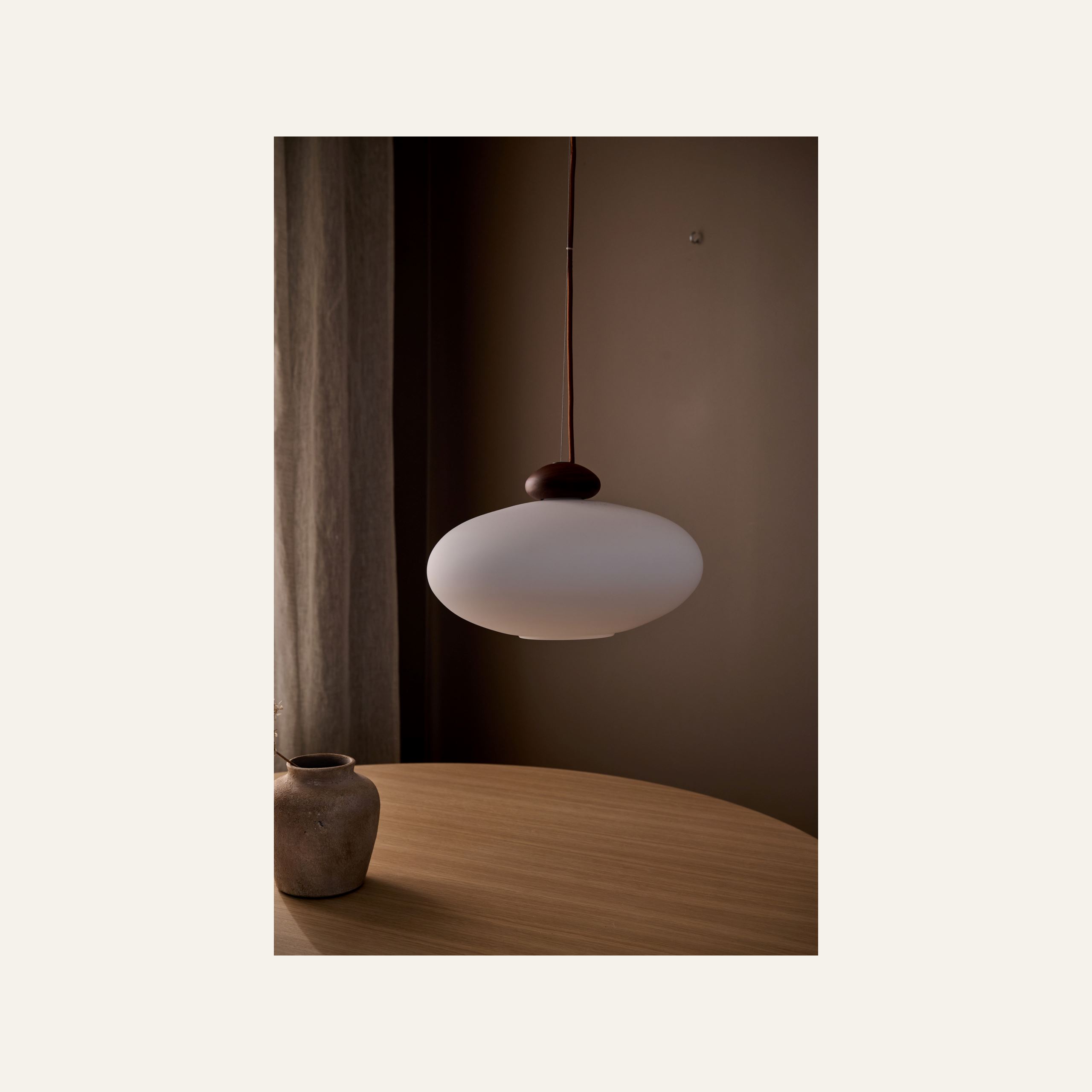 Kattovalaisin ruskea - 2