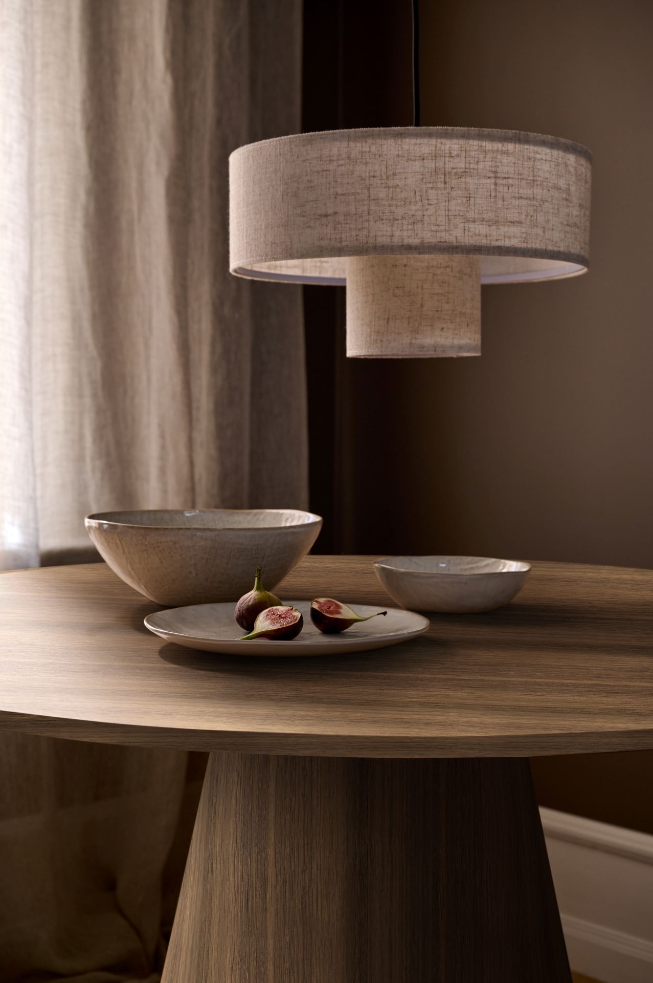 Ruokapöytä ruskea - 5