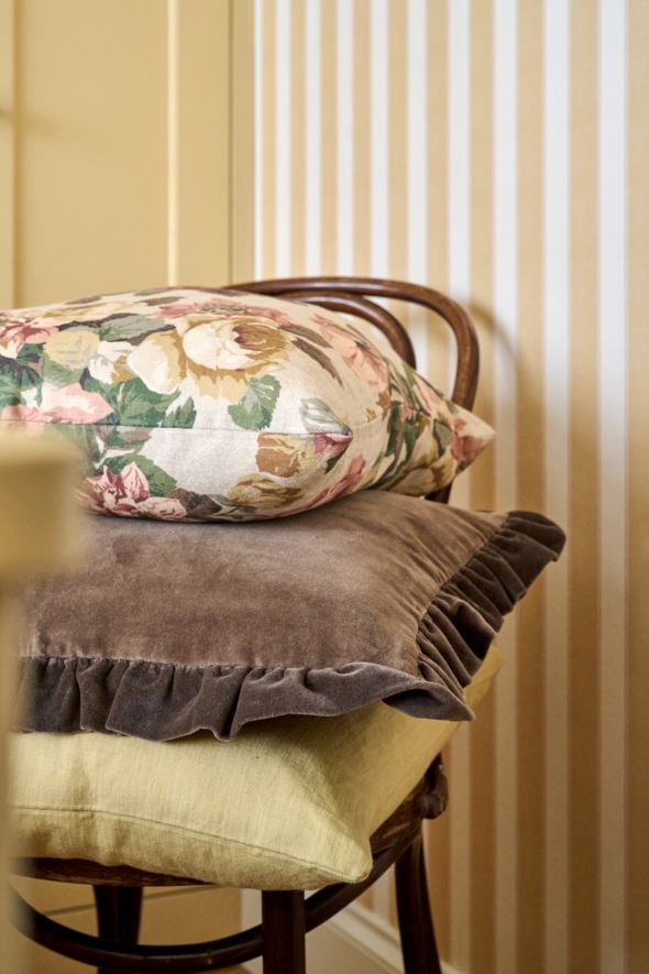 Koristetyynynpäällinen keltainen - 2