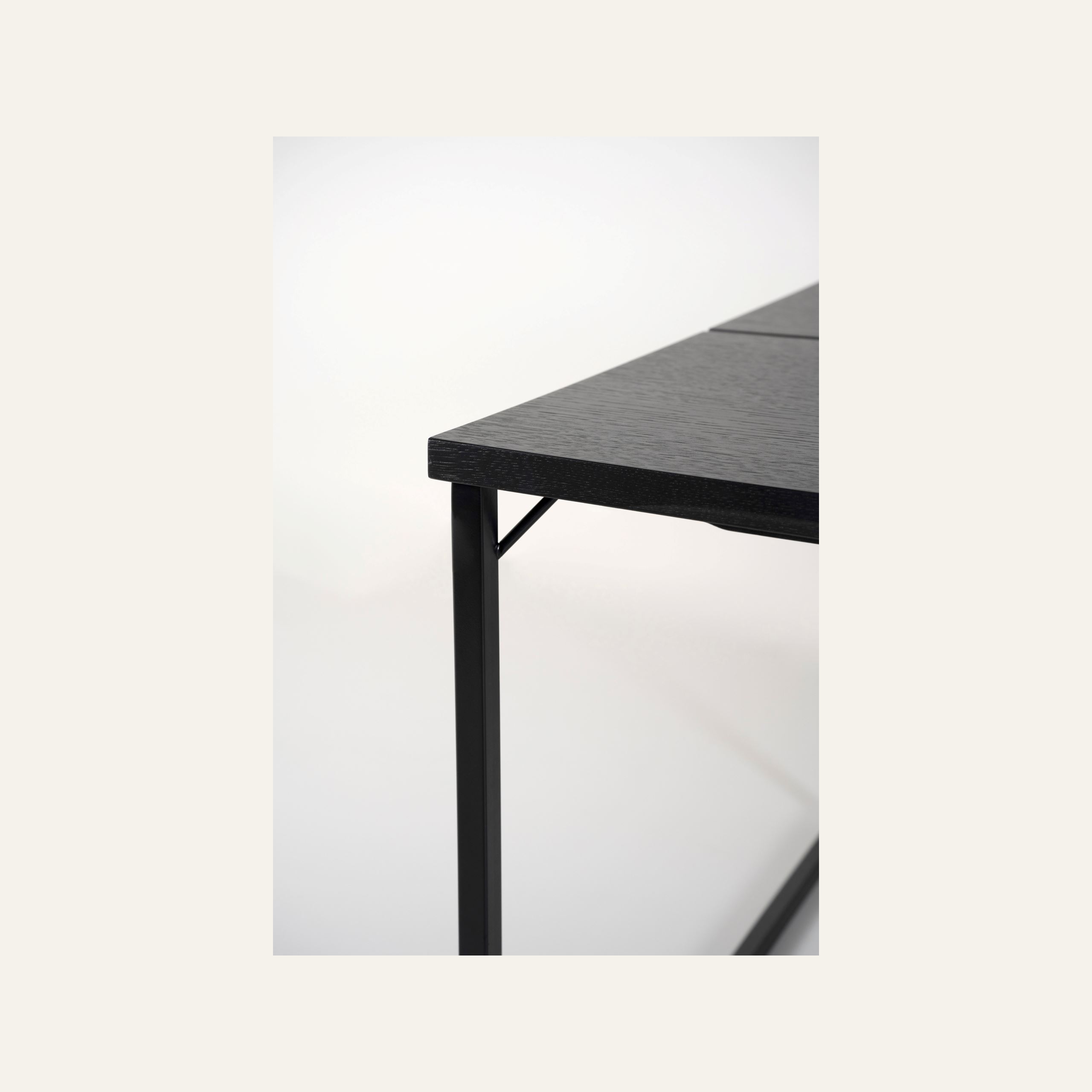 Ruokapöytä musta - 4