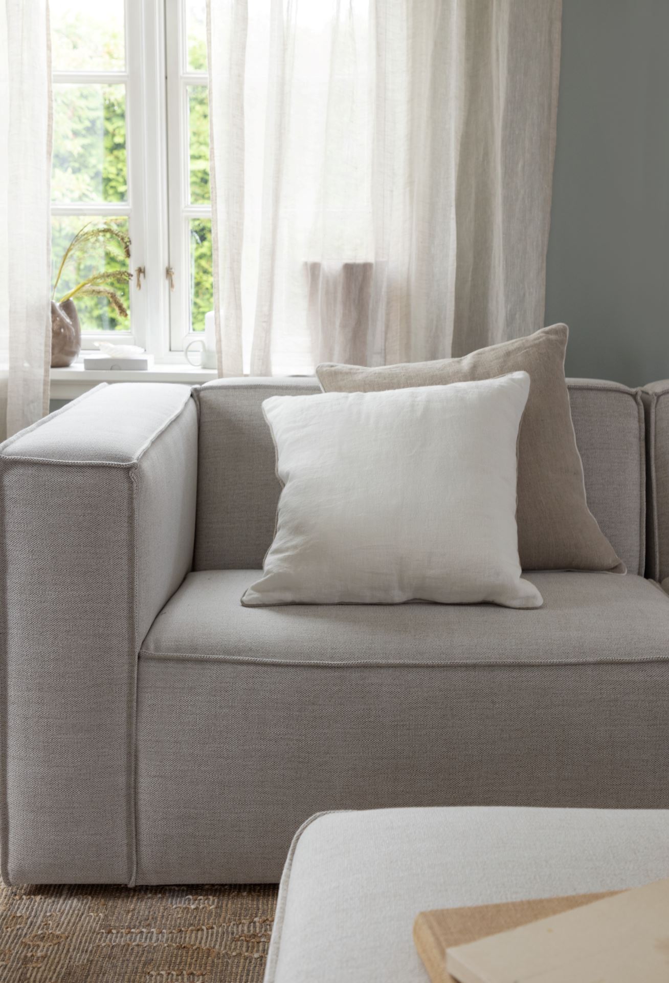 Koristetyynynpäällinen valkoinen - 2