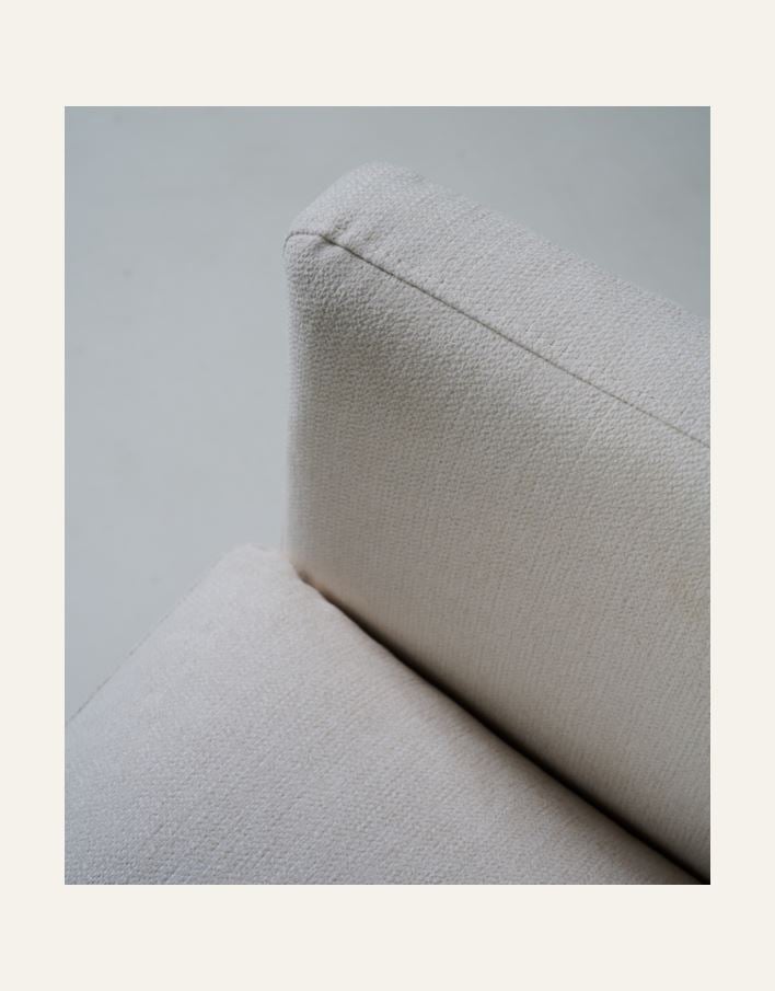 3-istuttava sohva valkoinen - 4