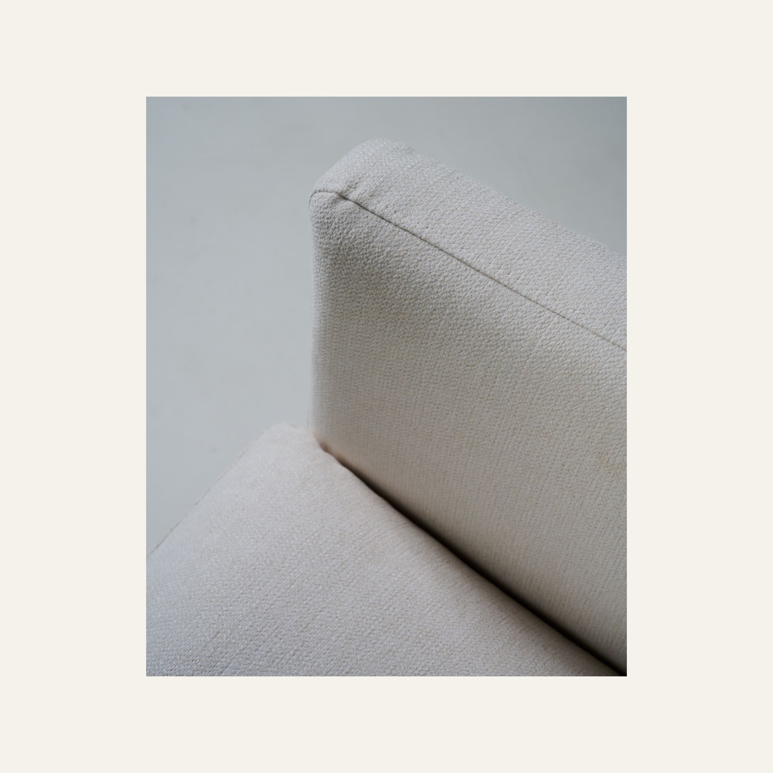 3-istuttava sohva valkoinen - 4