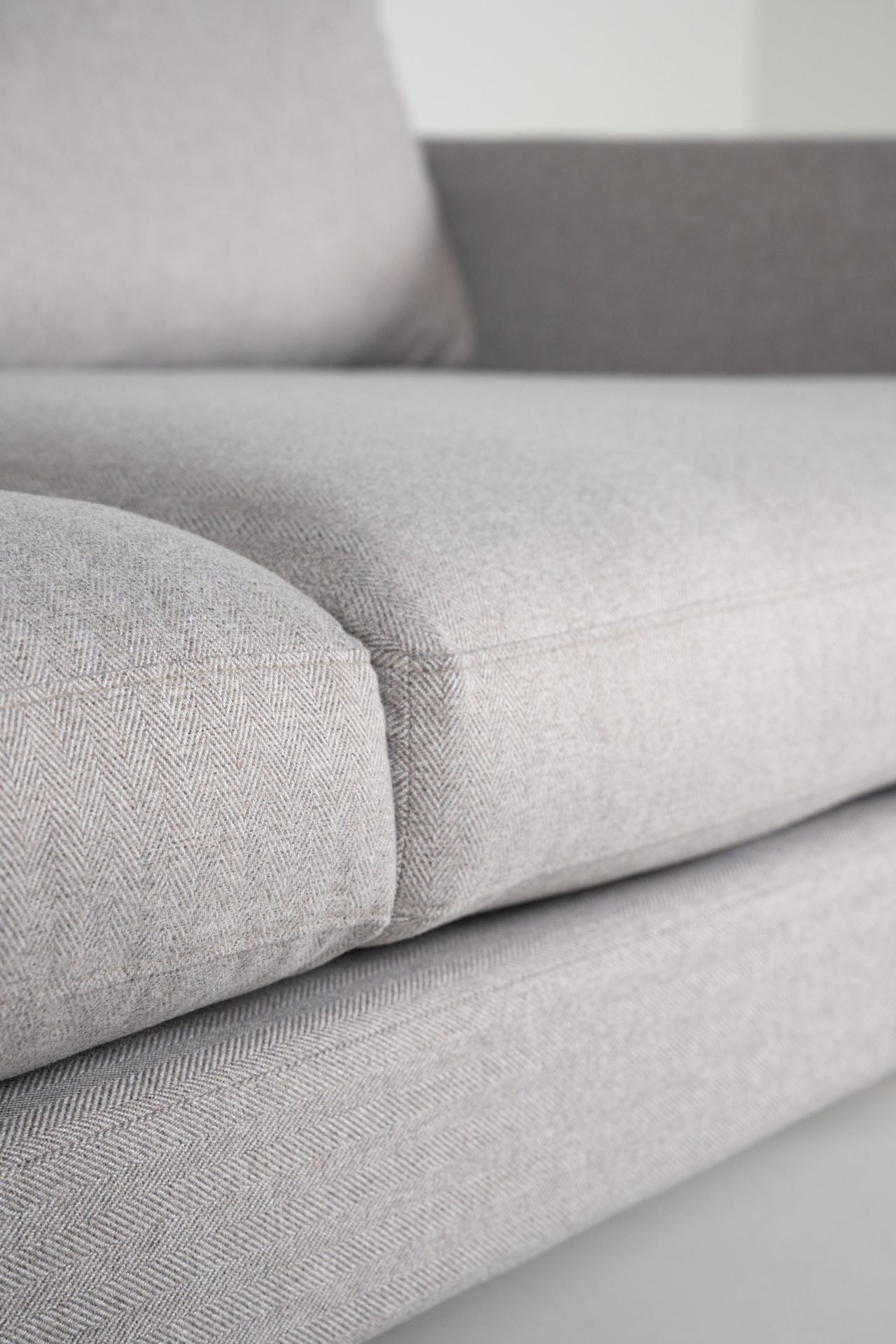 3-istuttava sohva vaaleanharmaa - 11