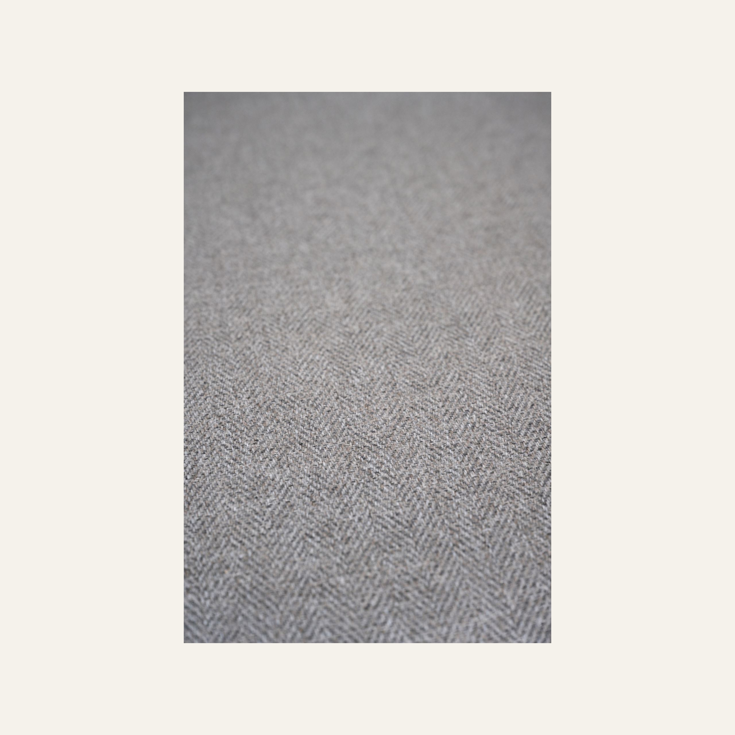 3-istuttava sohva vaaleanharmaa - 10