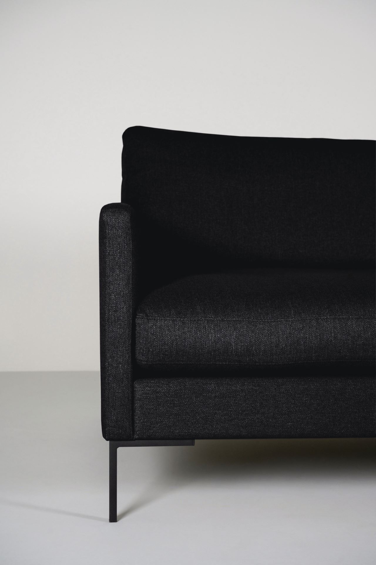 3-istuttava sohva musta - 8
