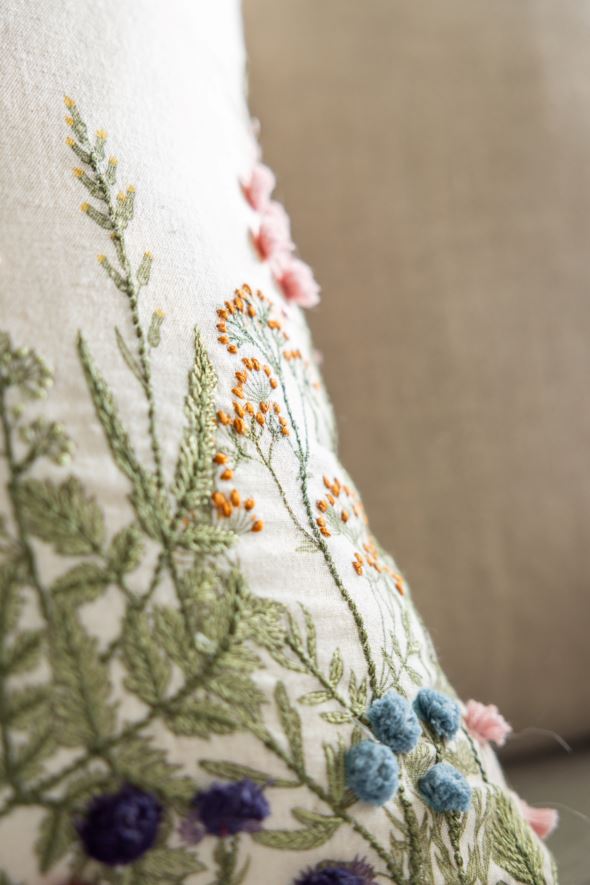 Koristetyyny luonnonvalkoinen - 3