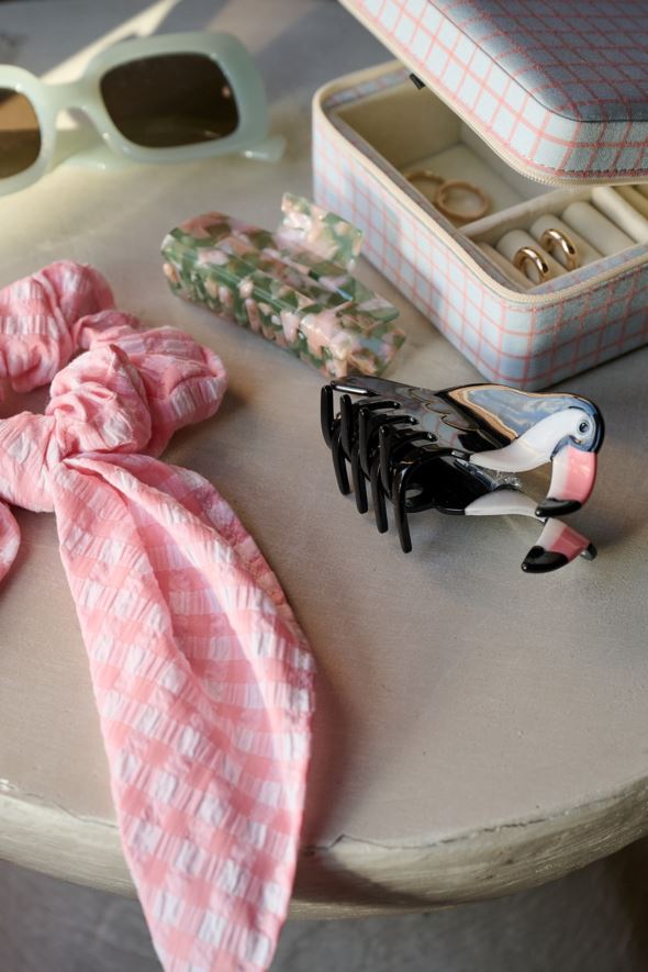 Hiusklipsi musta - 2