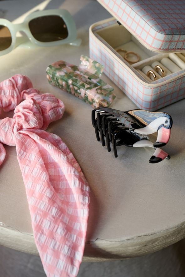 Hiusklipsi musta - 2