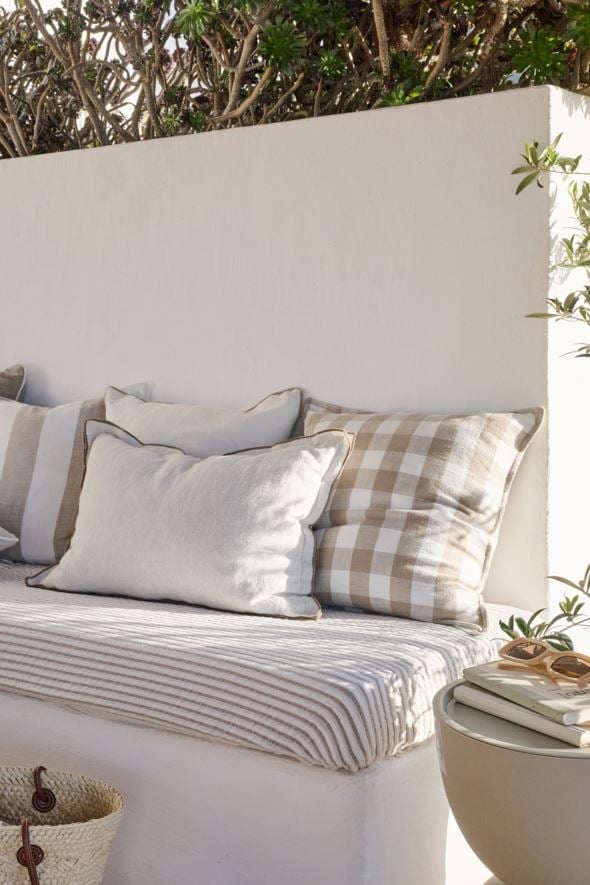 Koristetyyny beige - 4