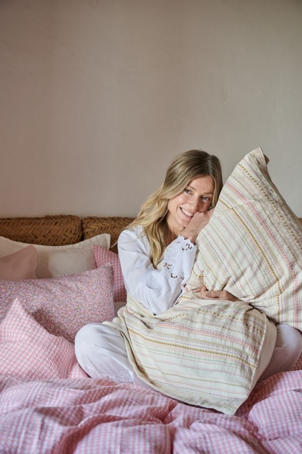 Hotellityynyliina moniväri - 2