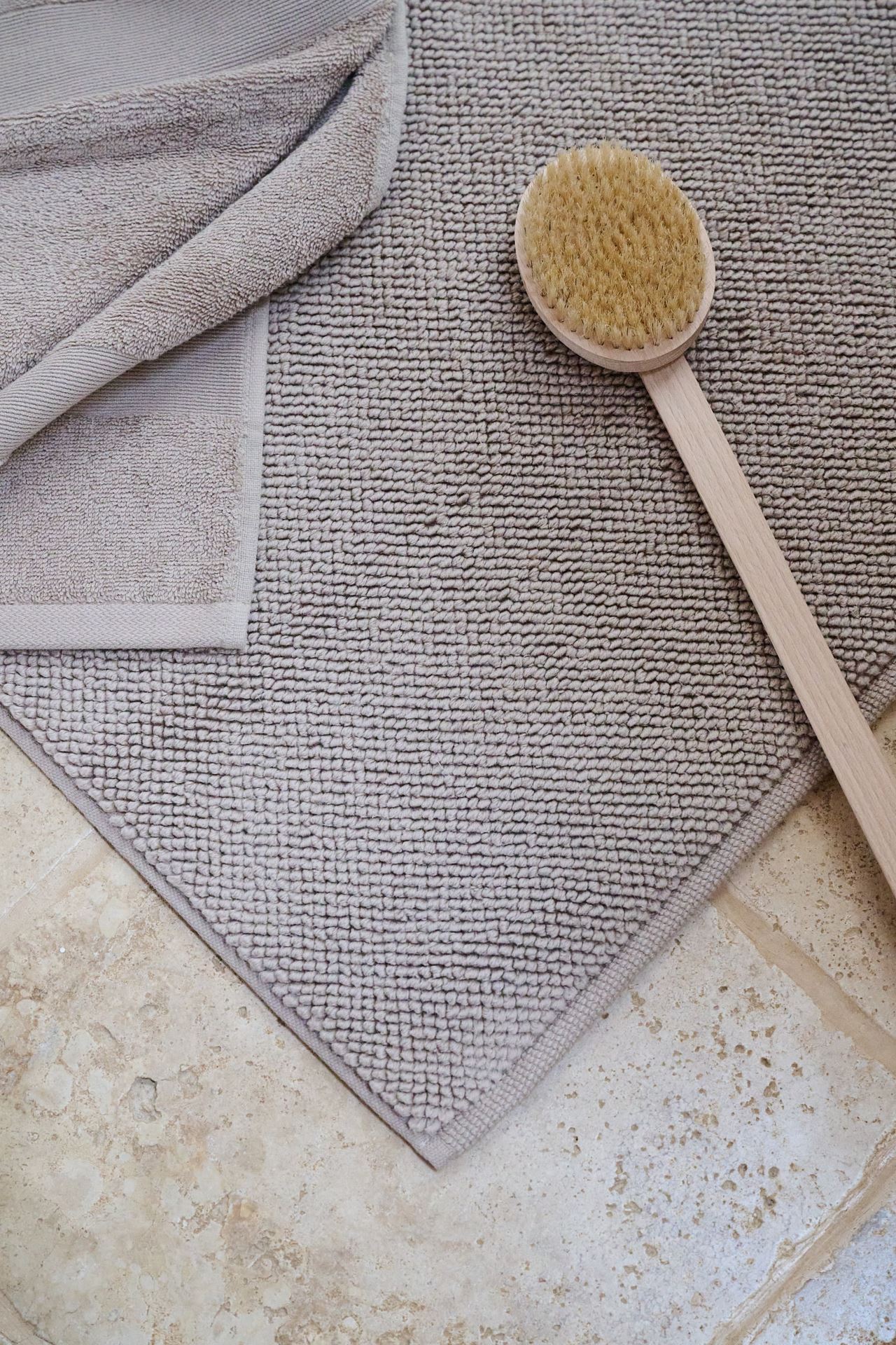 Kylpyhuoneenmatto harmaanruskea - 2