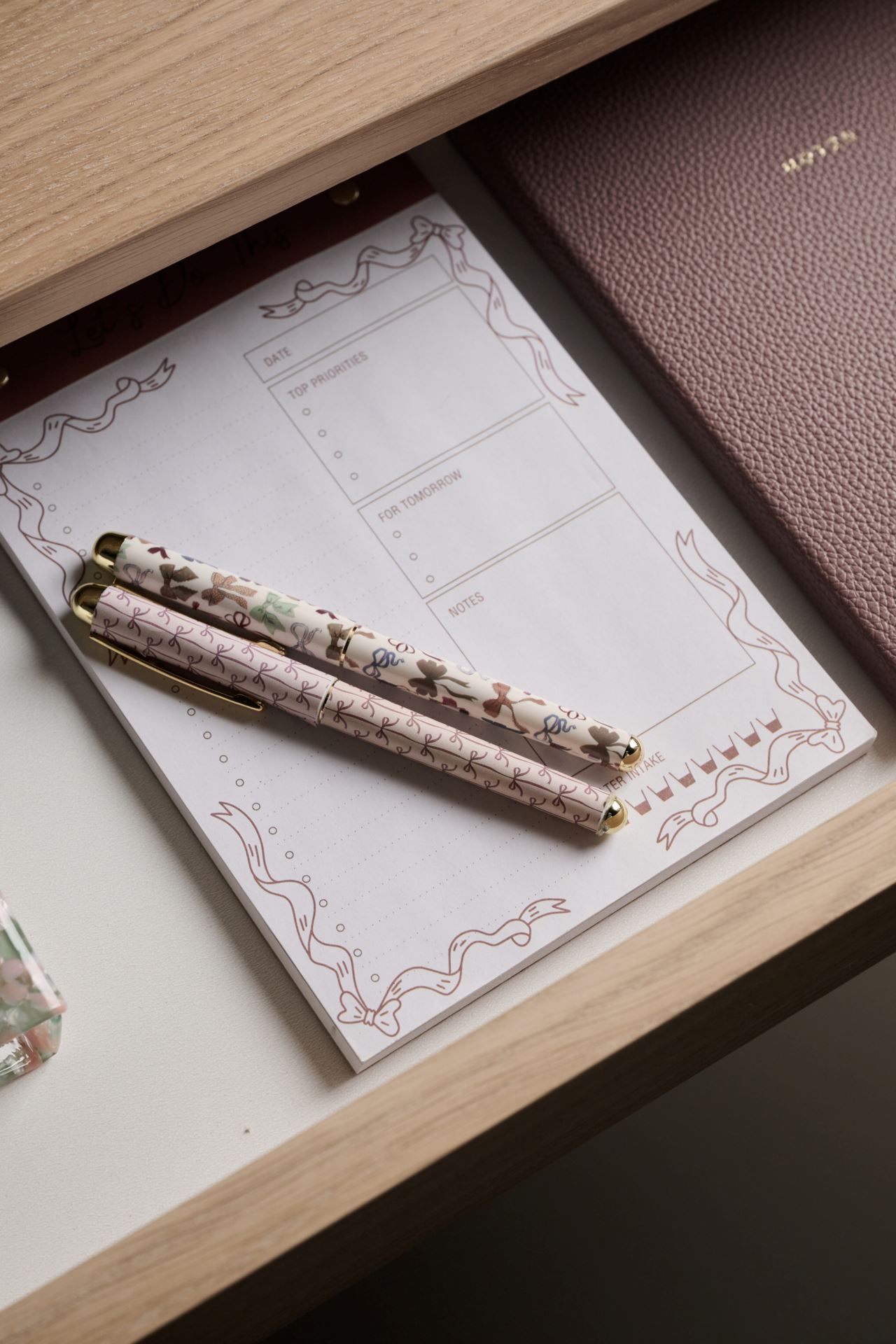 Viikkomuistio roosa - 4