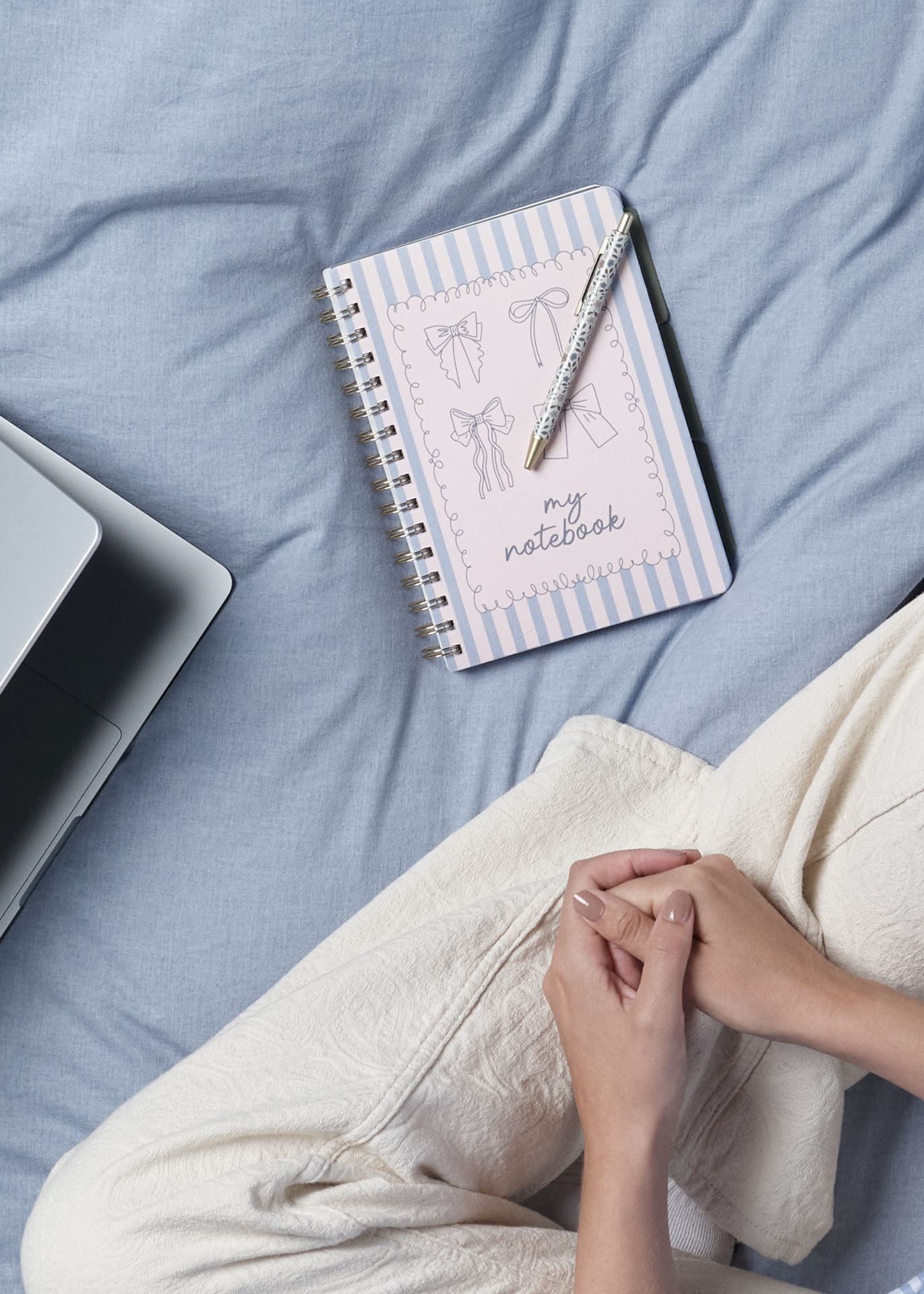 Muistikirja välilehdillä vaaleansininen - 2