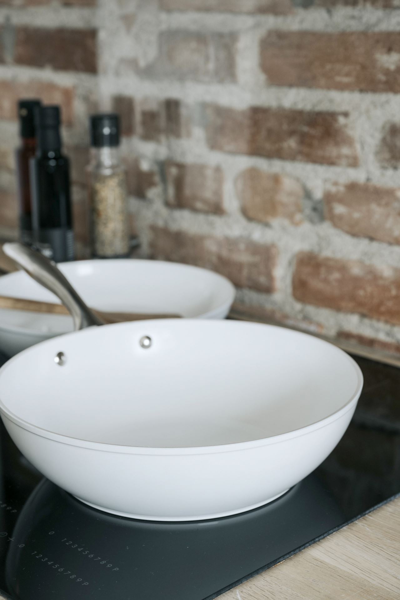 Wokkipannu valkoinen - 2