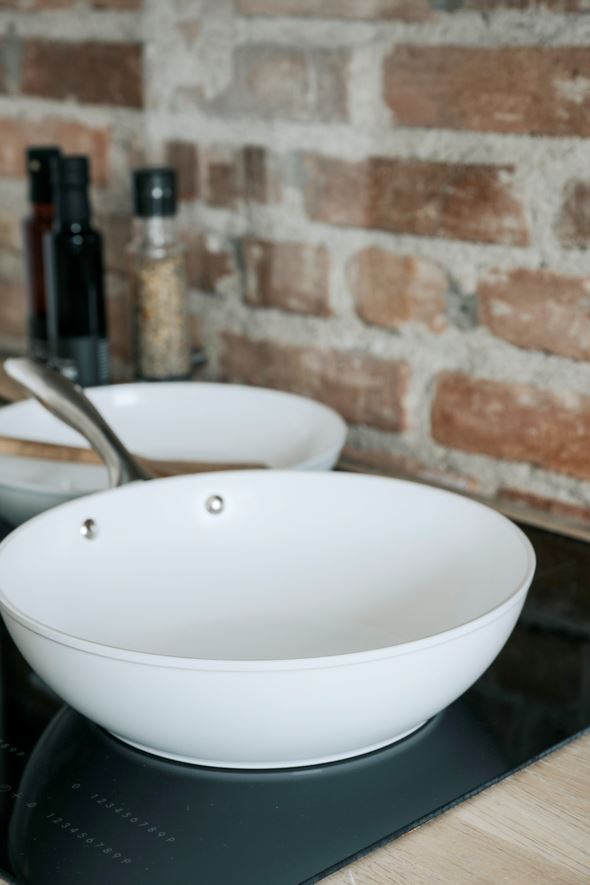 Wokkipannu valkoinen - 2