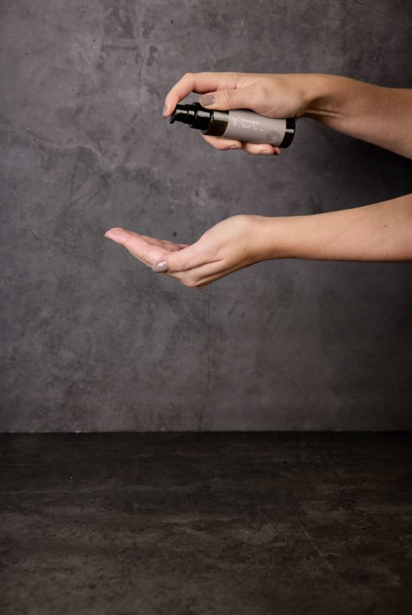 Multi-use hoitoöljy läpikuultava - 2