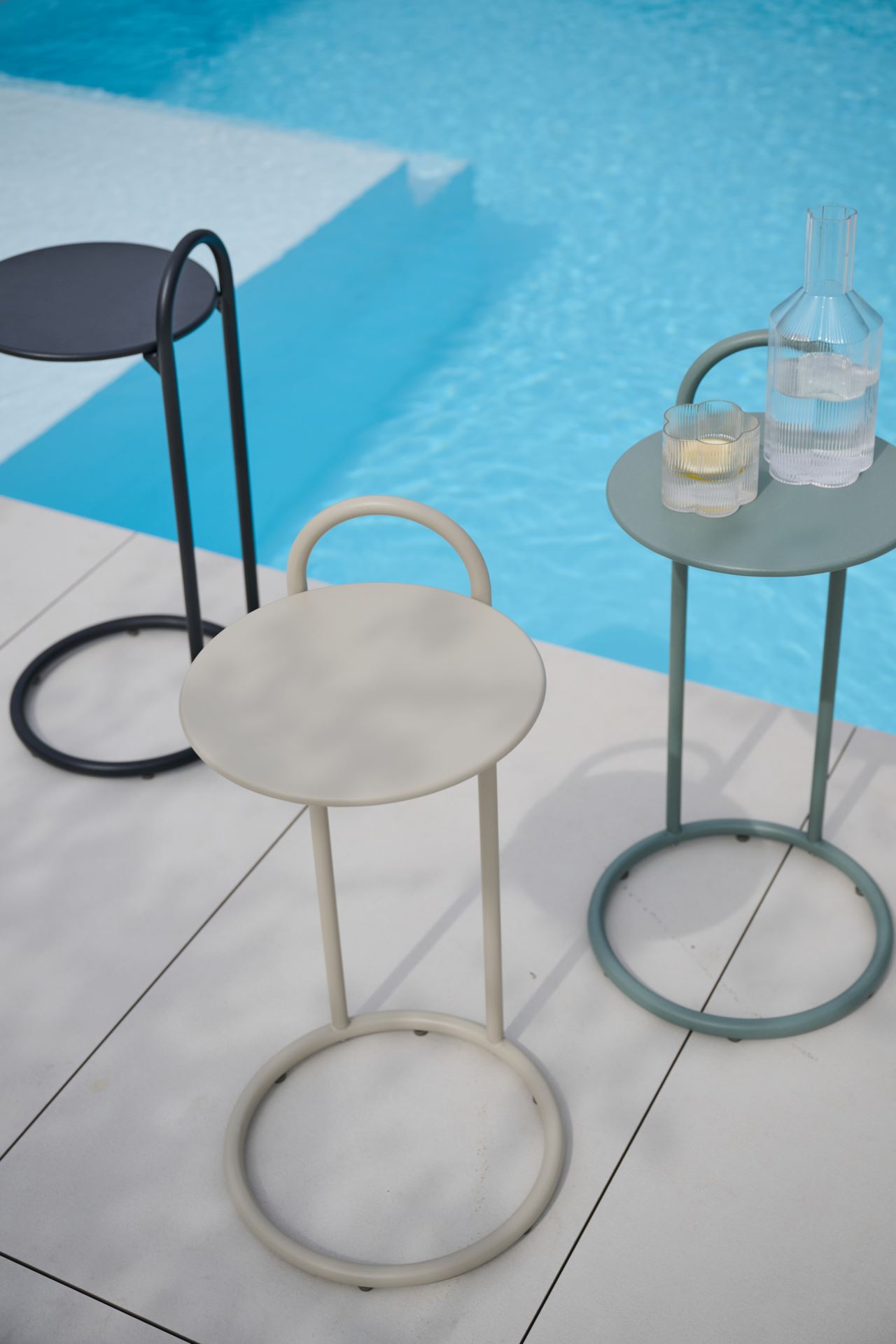 Sivupöytä beige - 3