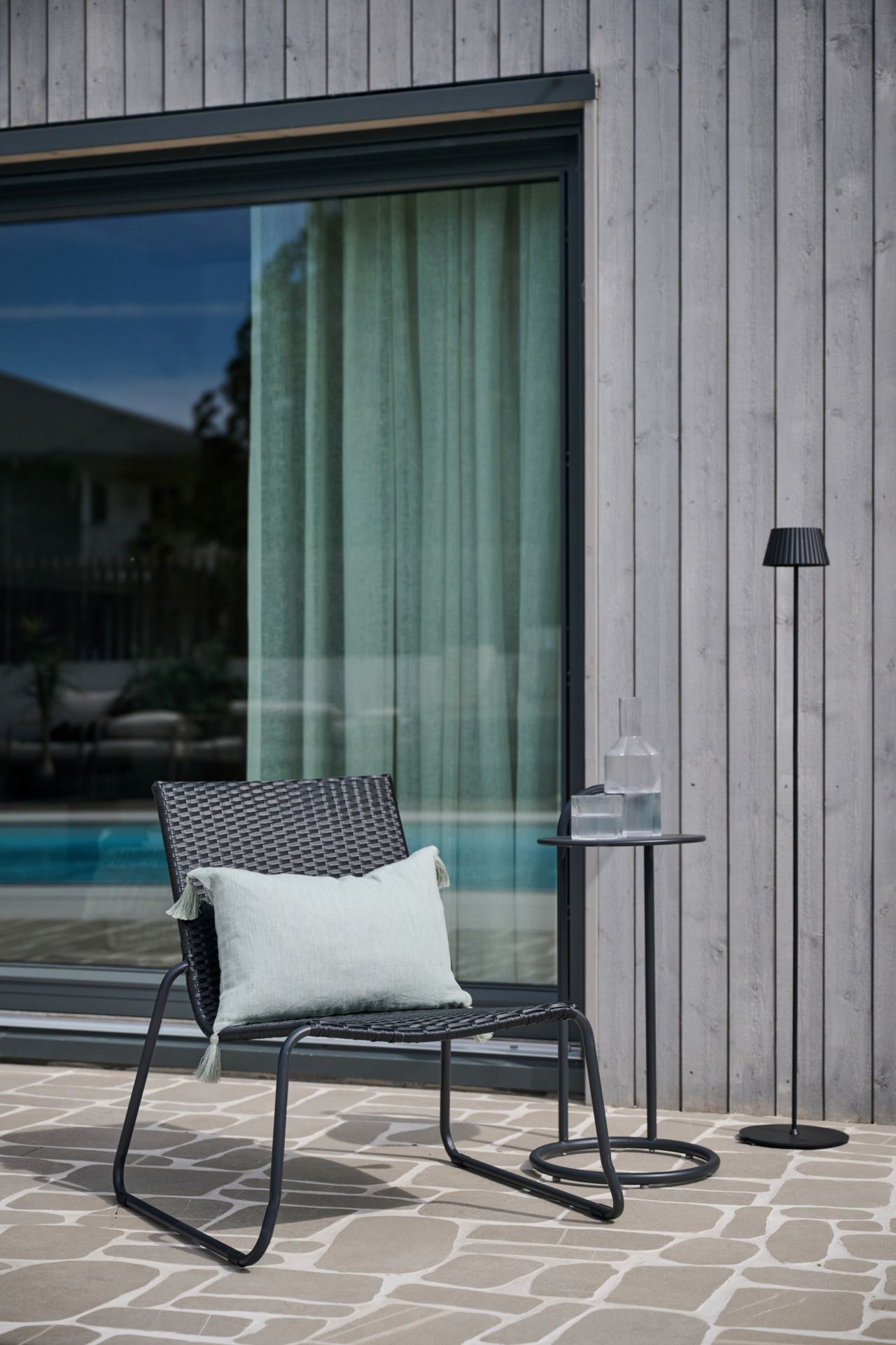 Ladattava lattiavalaisin musta - 2