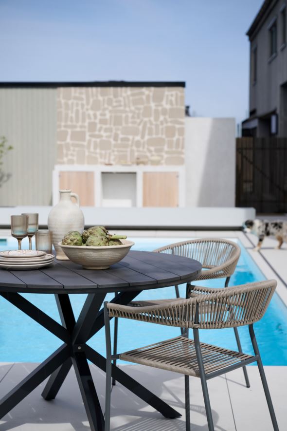 Puutarhapöytä musta - 4