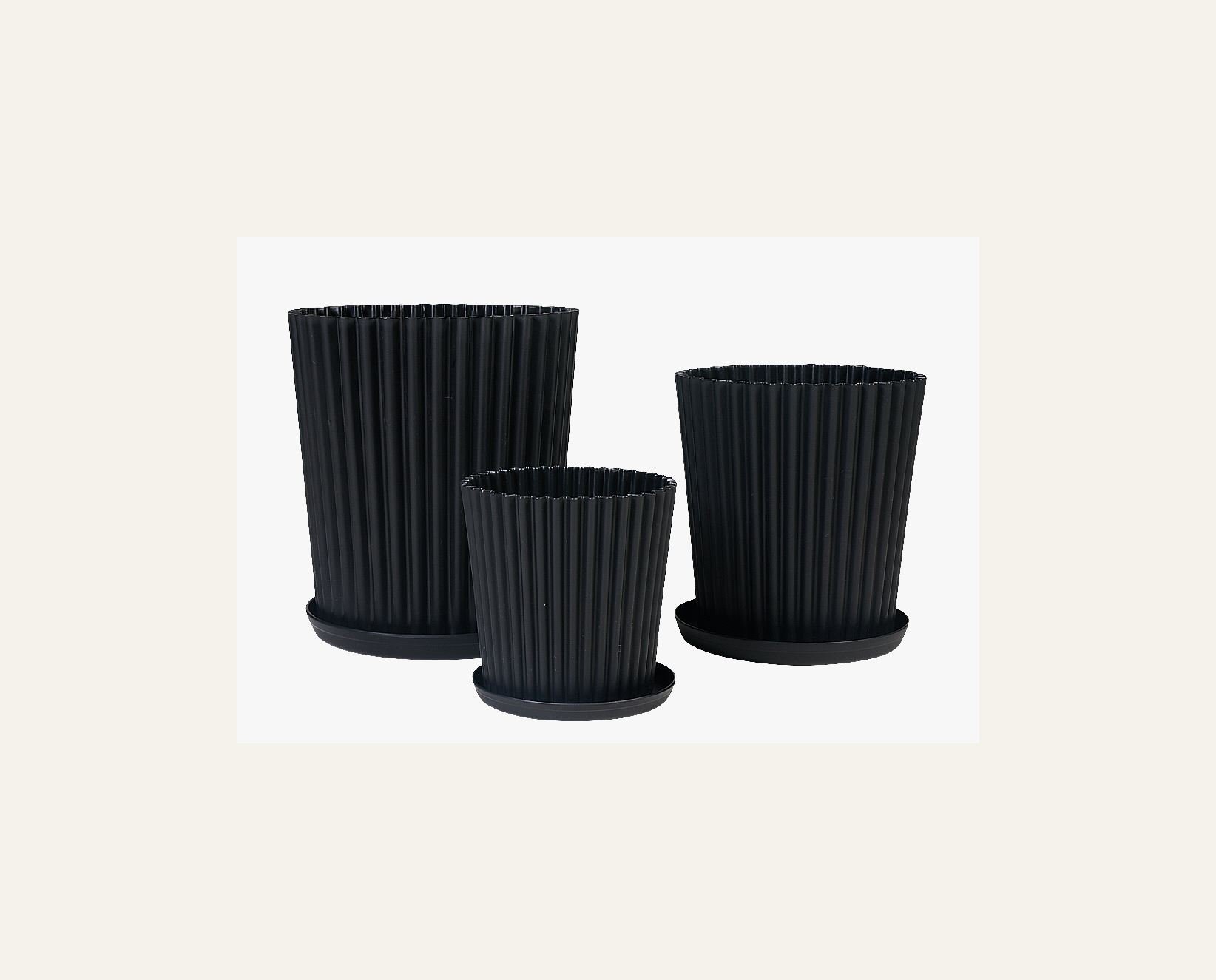 Ulkotarjotin musta - 2