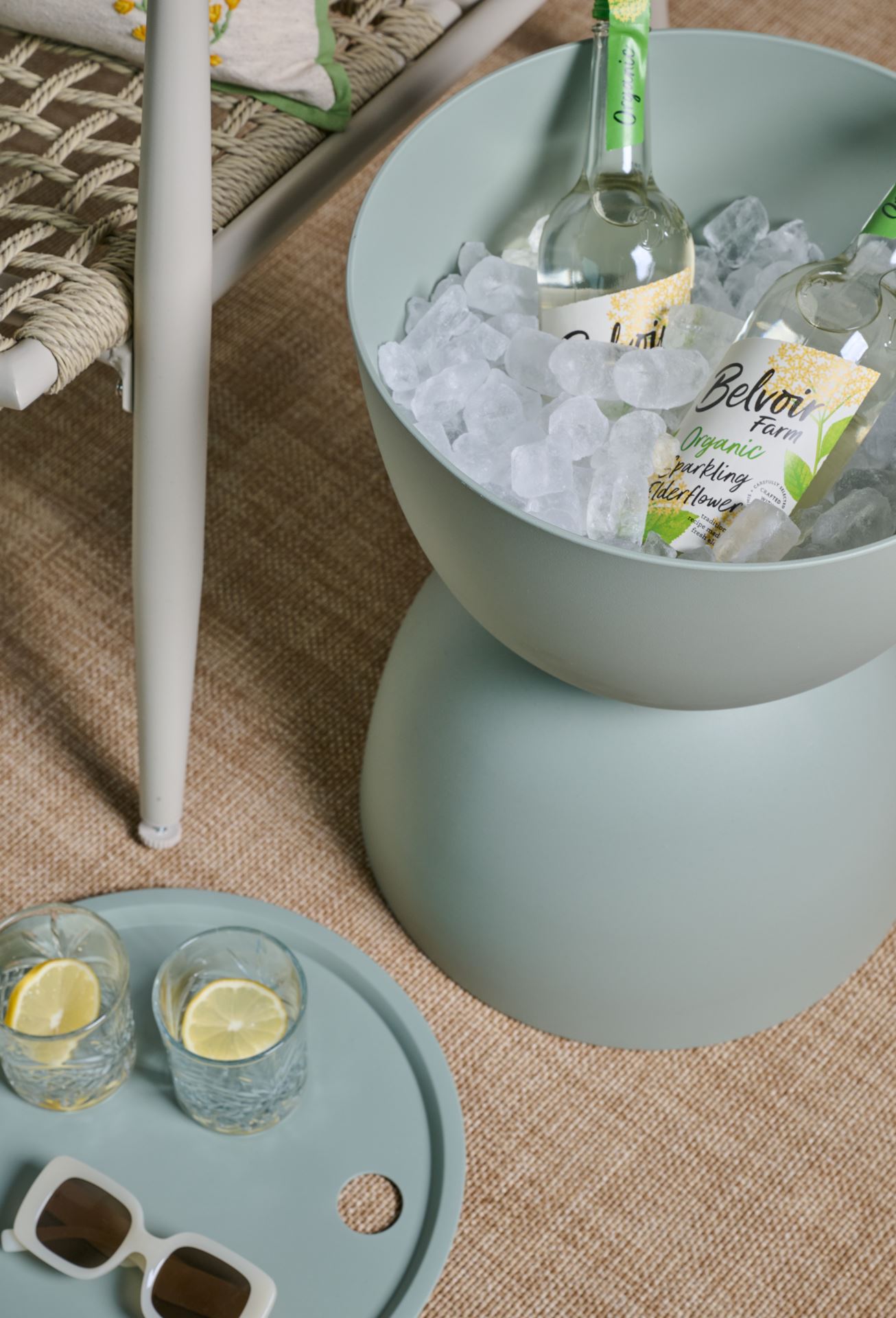 Puutarhapöytä vaaleanvihreä - 4